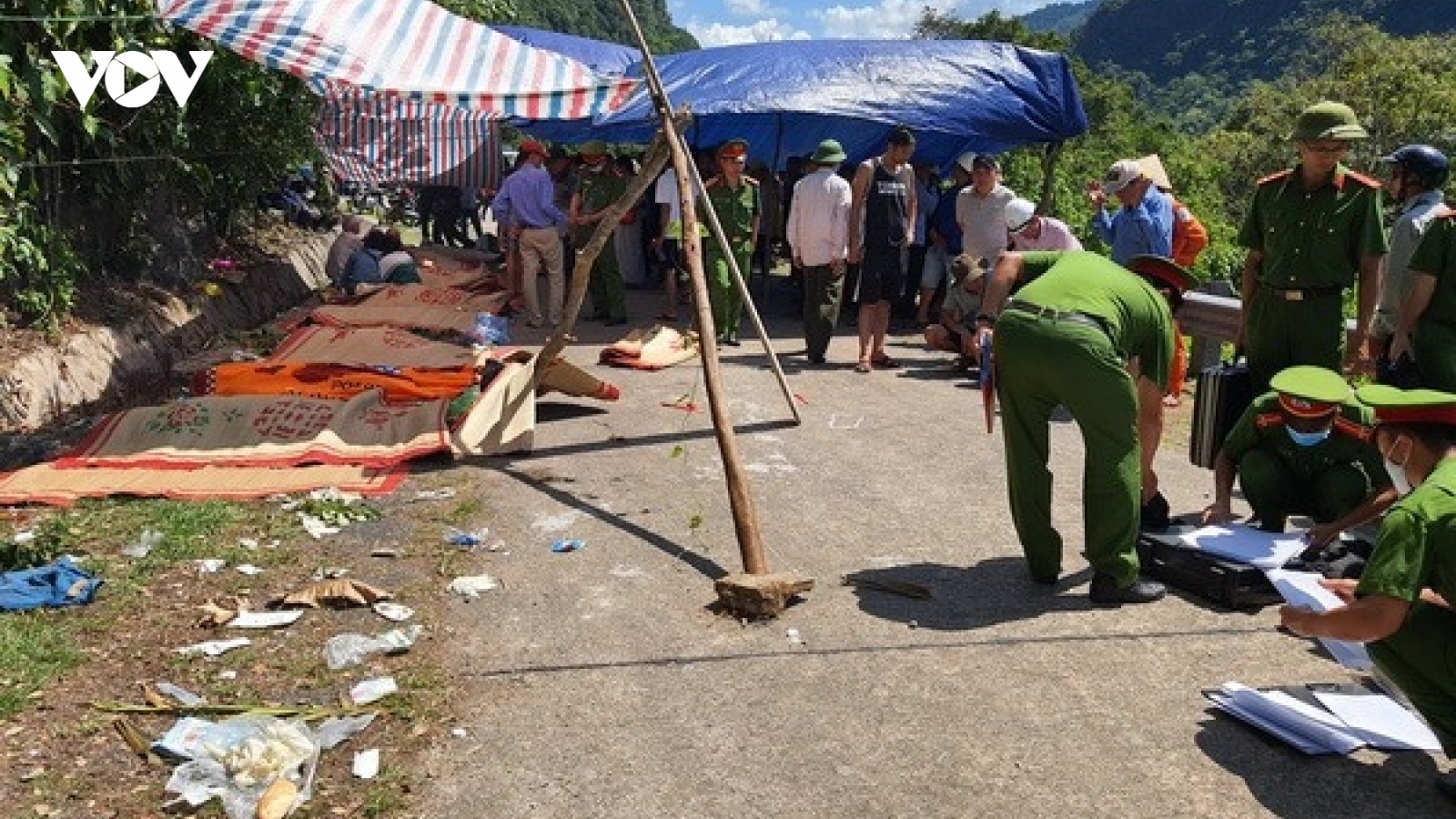 Khẩn trương cứu chữa các nạn nhân tai nạn nghiêm trọng tại Quảng Bình