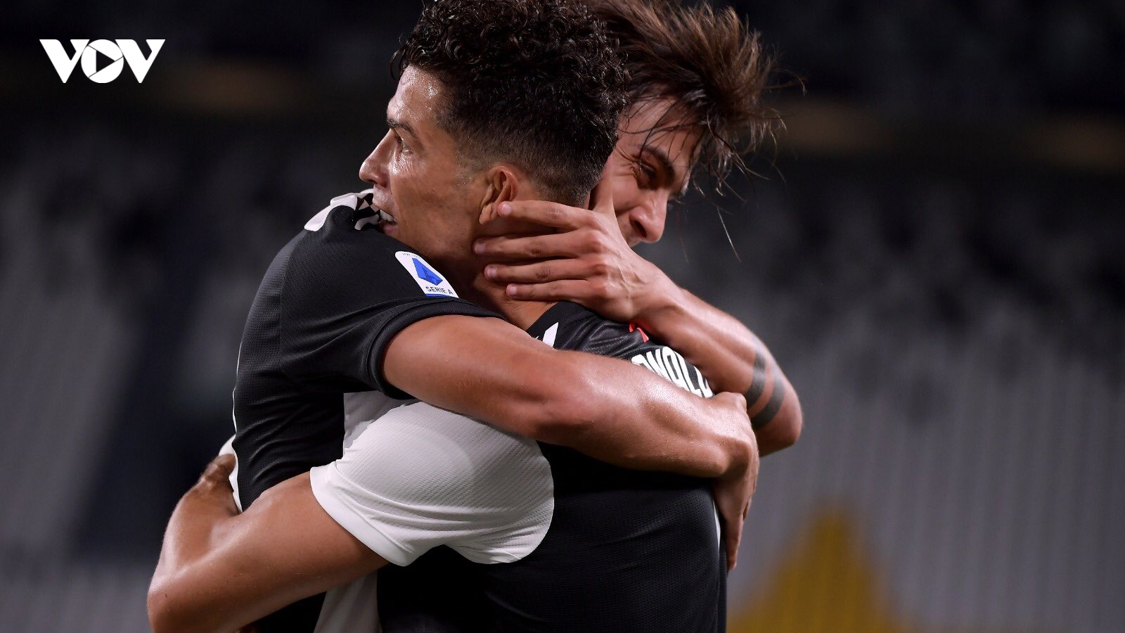 Ronaldo ghi cú đúp, Juventus tiến gần chức vô địch Serie A 2019/2020