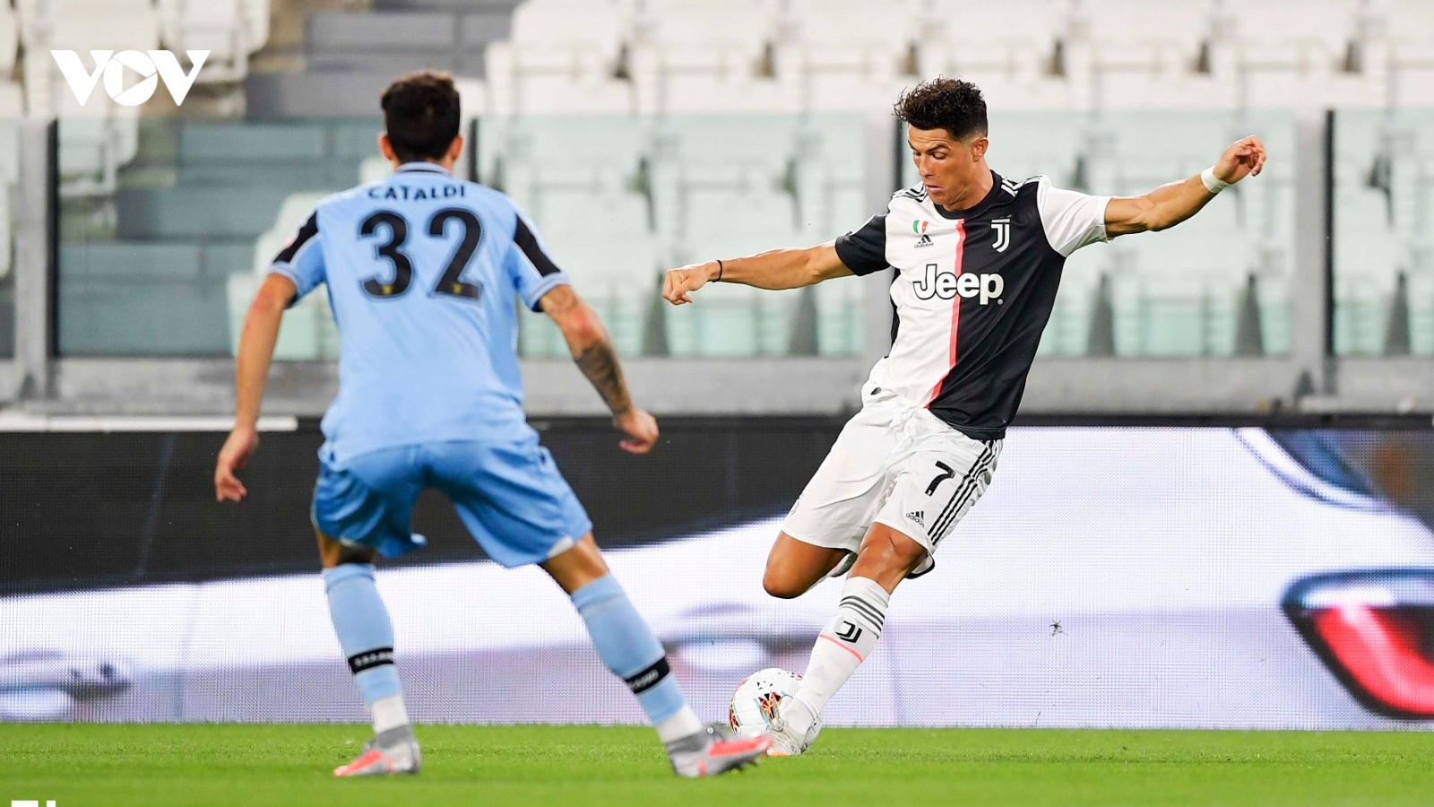 Cuộc đua “Vua phá lưới” Serie A 2019/2020: Cờ đến tay Ronaldo