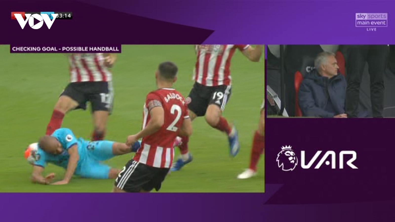 Tottenham thua đau vì VAR, Mourinho mỉa mai “Trọng tài bị đem đi giấu rồi“