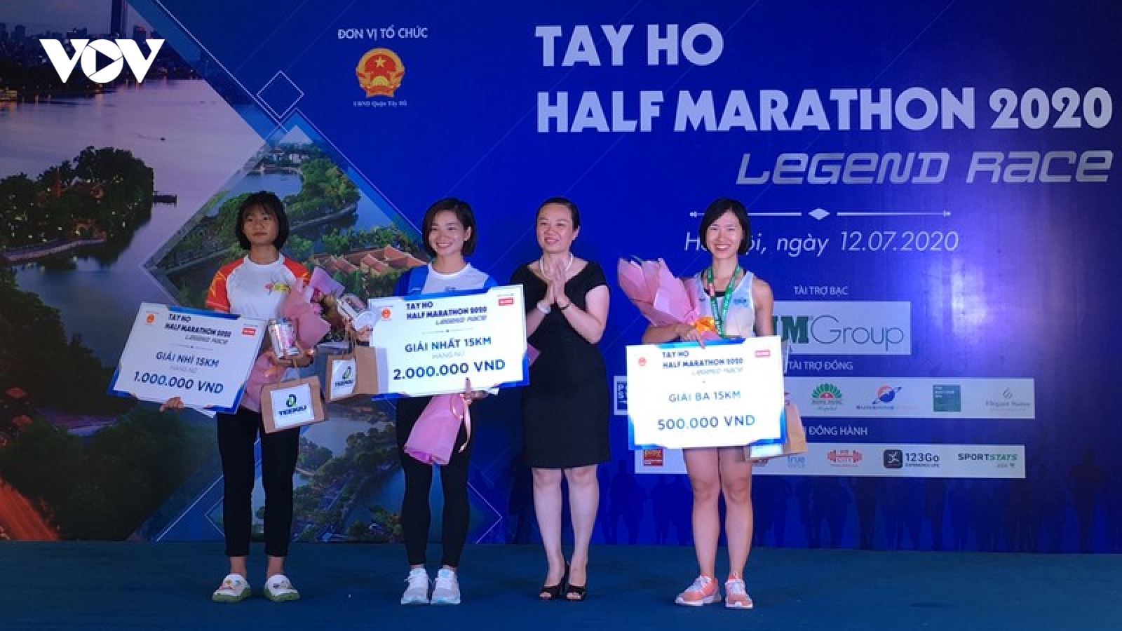 Nguyễn Thị Oanh và Hồng Lệ “vô đối” ở Giải Tay Ho Half Marathon 2020