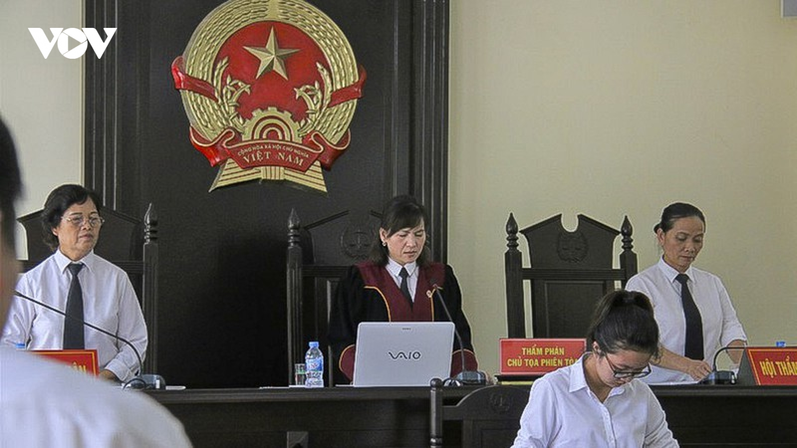 Luật sư lý giải lý do hoãn phiên toà gia đình chịu án oan 28 năm