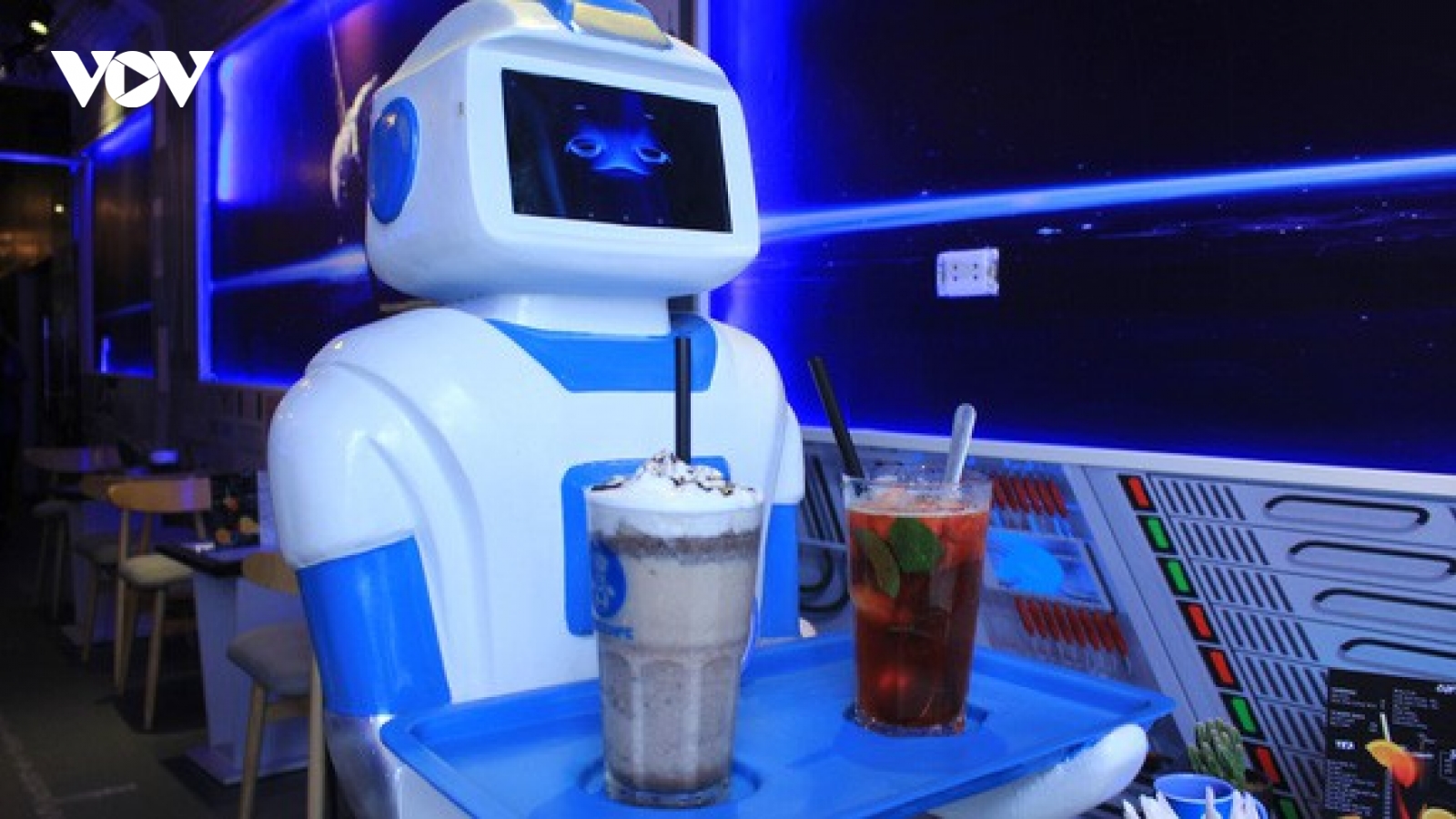 Nhân viên robot: Phát động làn sóng tự động hóa trong ngành bán lẻ