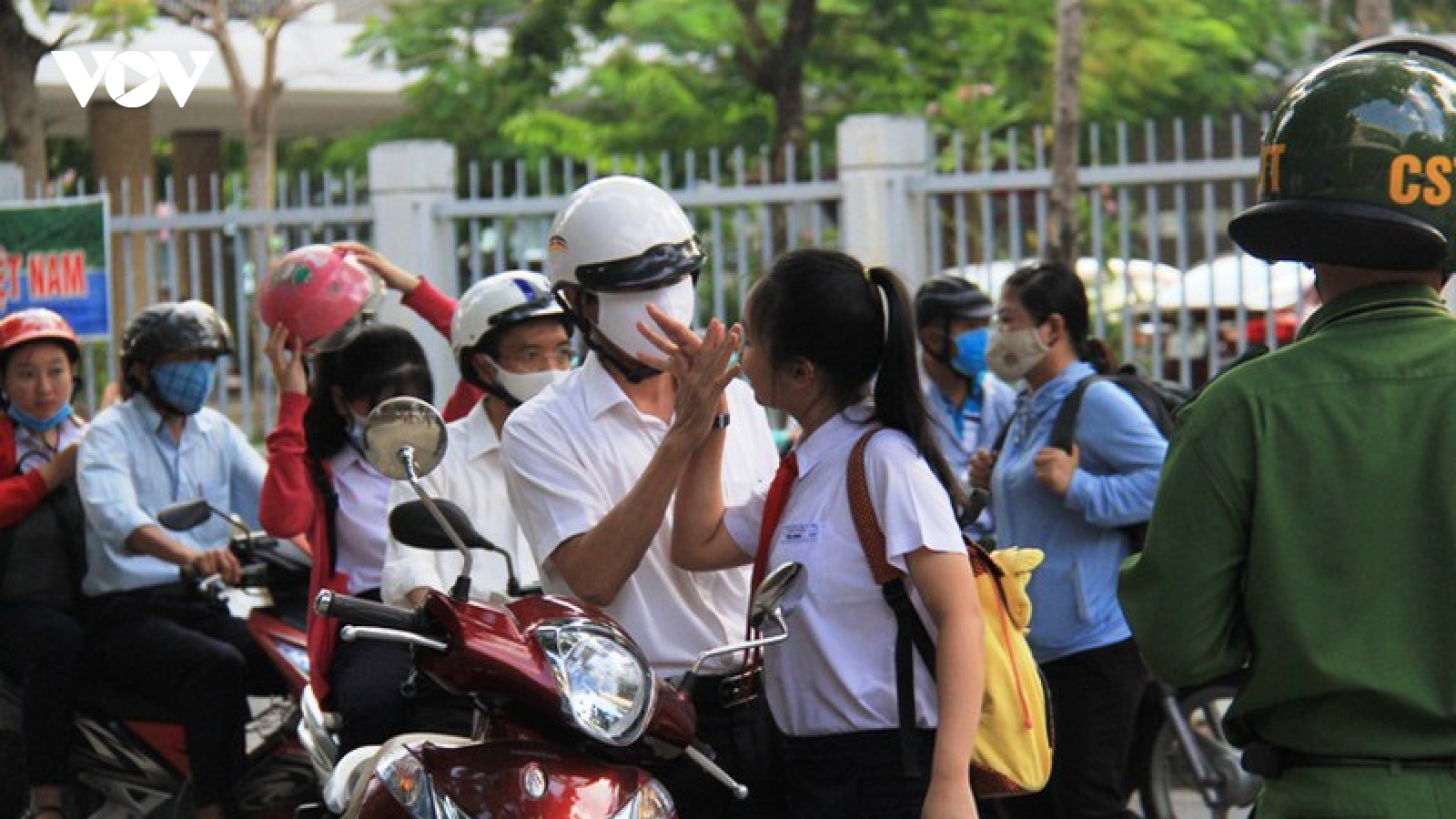 Hơn 13.000 học sinh Đà Nẵng thi môn Ngữ văn mở đầu Kỳ thi vào lớp 10