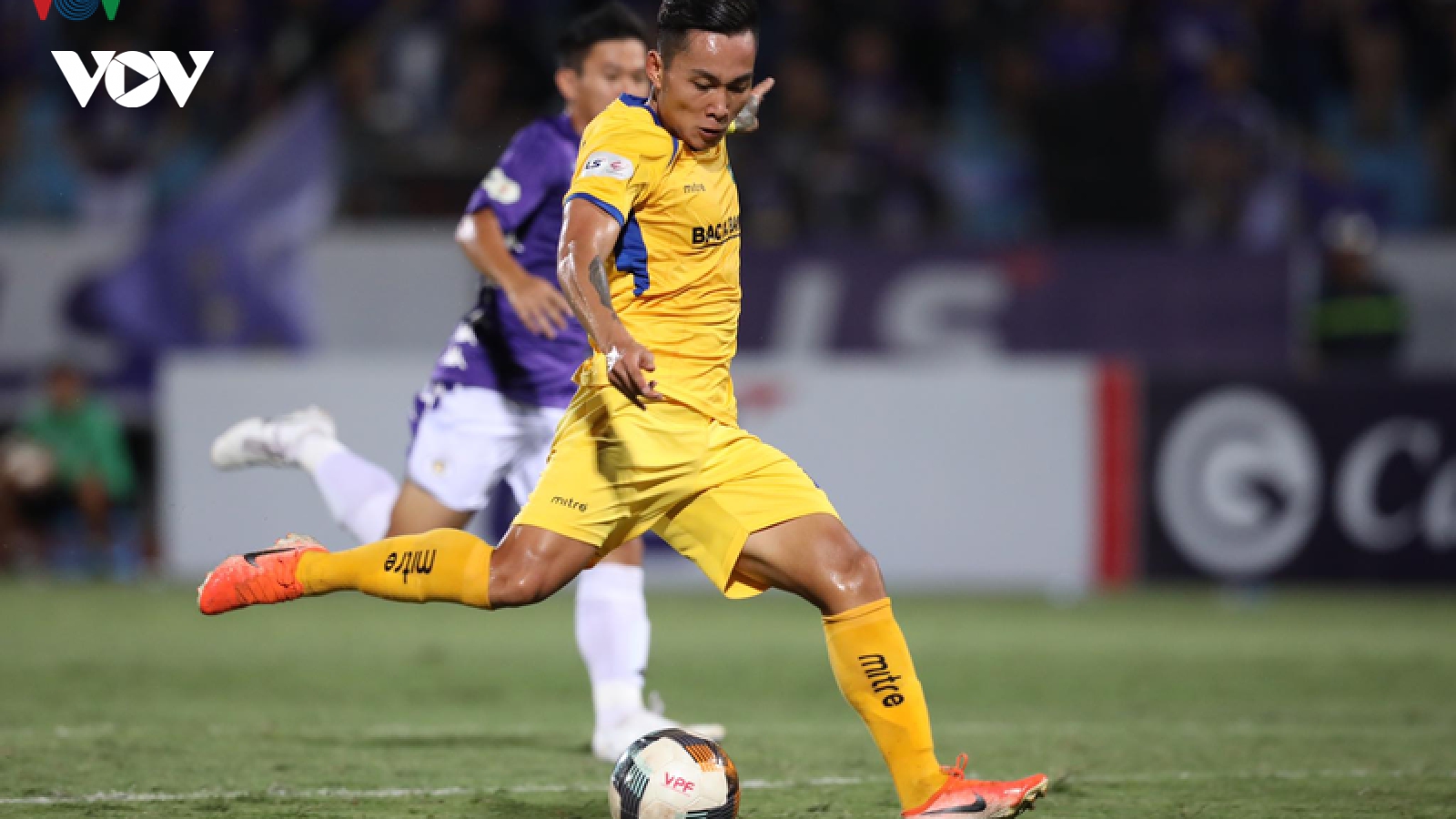 Đồng đội cũ Công Phượng đạt cột mốc đáng nhớ ở V-League