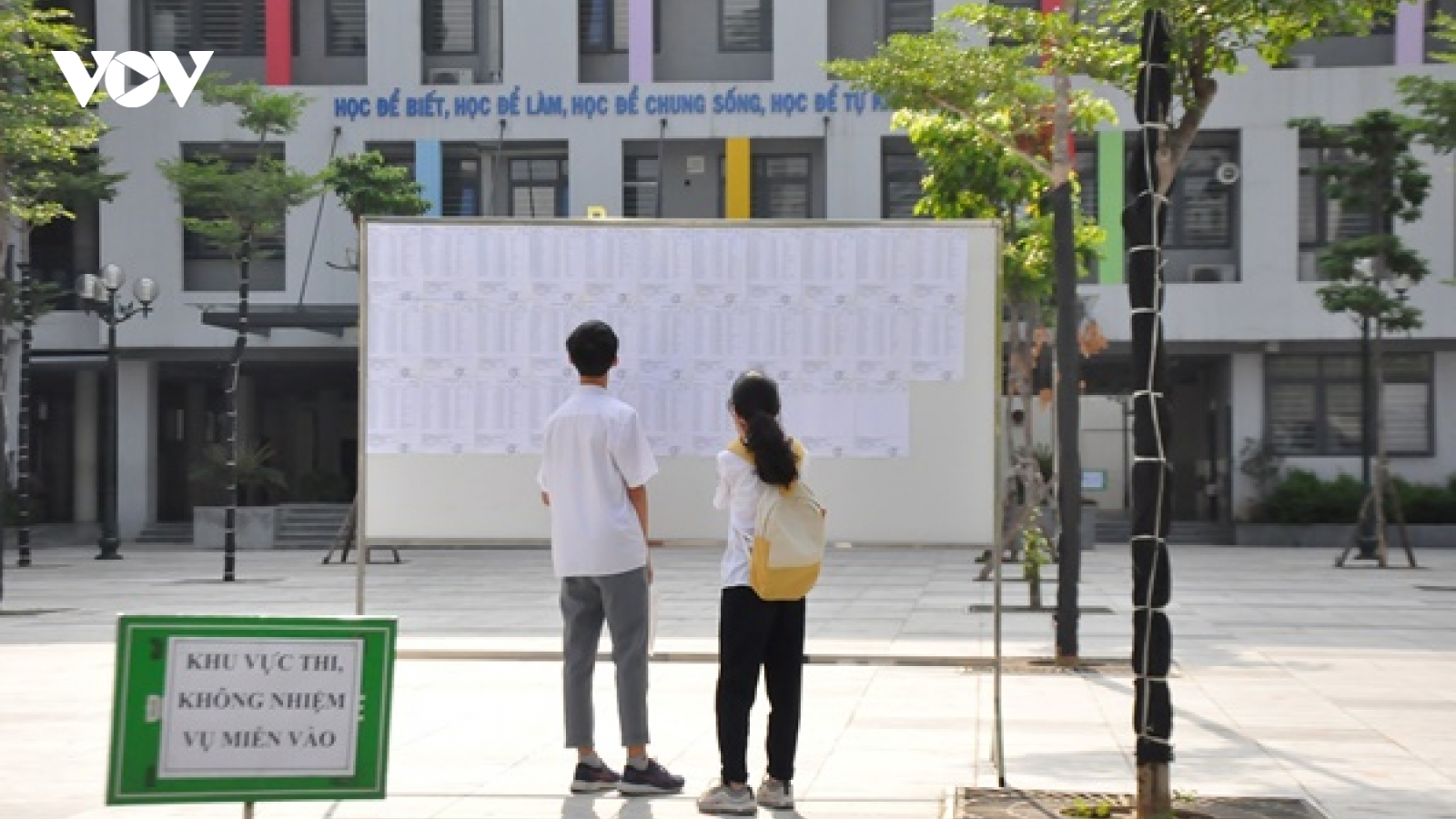 Trường THPT Chuyên Ngoại ngữ công bố điểm chuẩn tuyển sinh