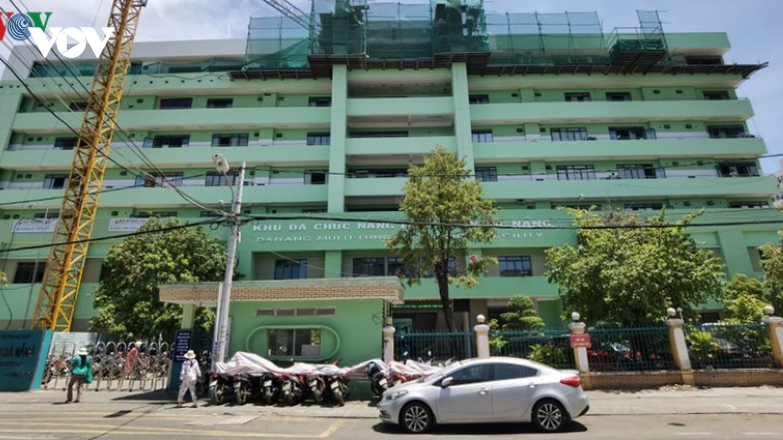 Ca nghi mắc Covid-19 được chuyển sang Bệnh viện Đà Nẵng theo dõi