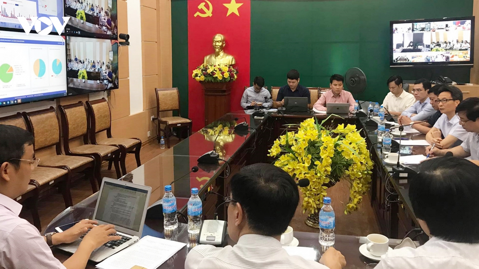 “Không lơi lỏng bất cứ mắt xích nào trong cuộc chiến chống Covid-19“