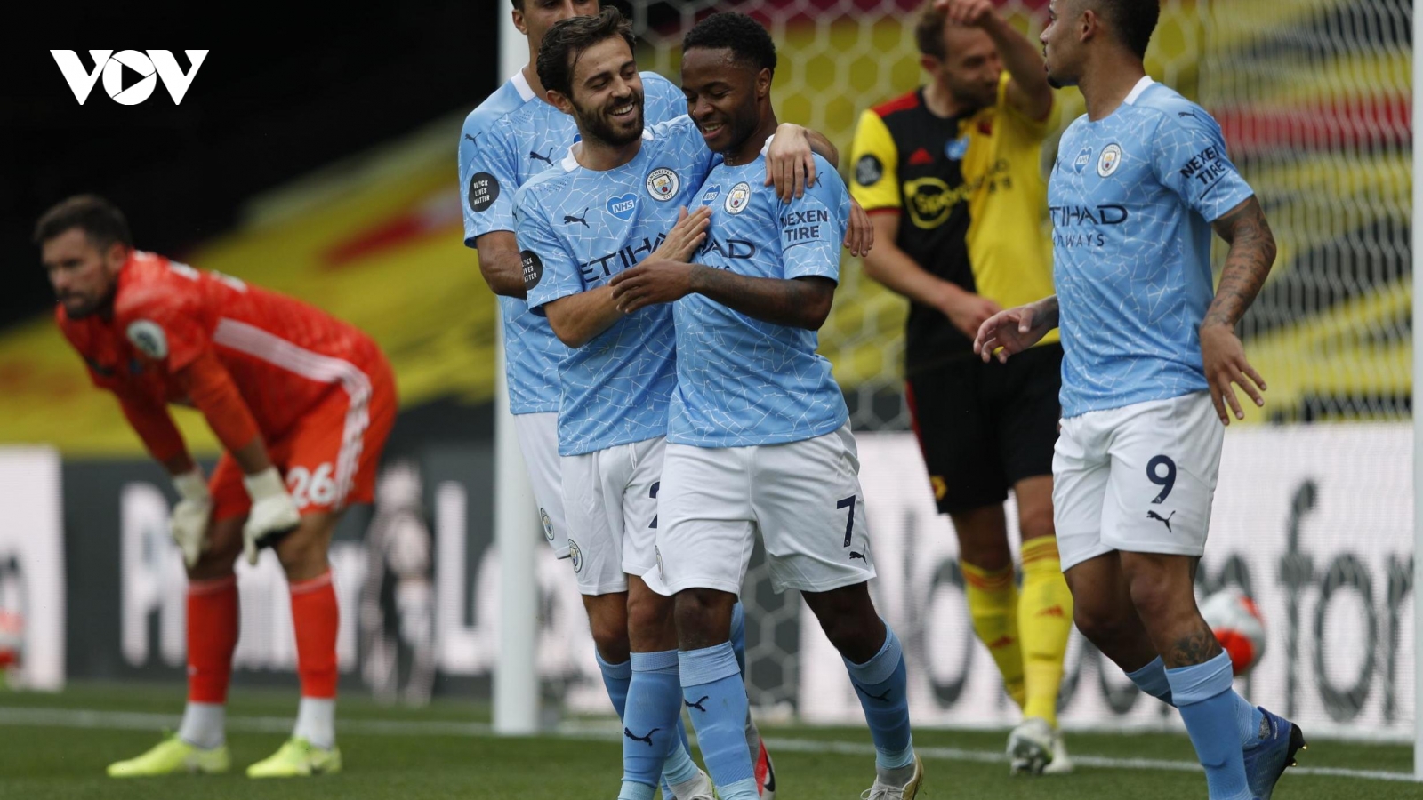 Vòng 37 Ngoại hạng Anh: Man City thắng nhẹ, Arsenal thua bạc nhược