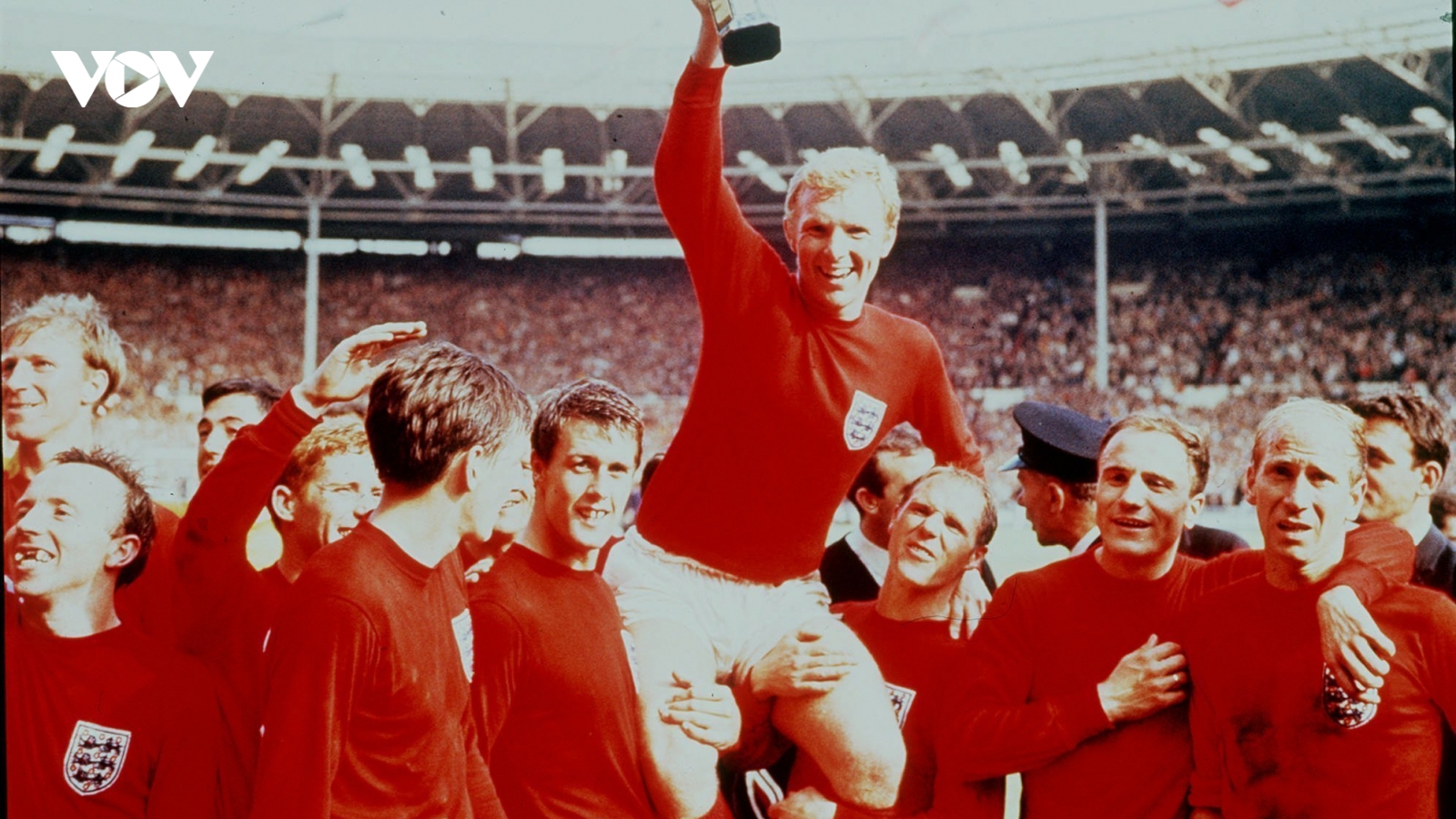 Ngày này năm xưa: ĐT Anh vô địch World Cup nhờ “bàn thắng ma“