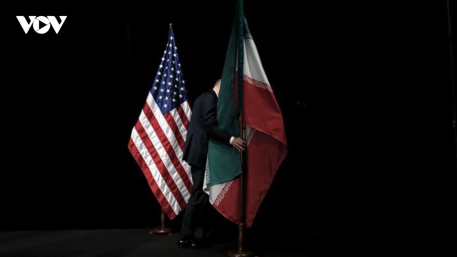 Iran tố Mỹ vi phạm quy tắc an toàn hàng không khi áp sát máy bay ở Syria
