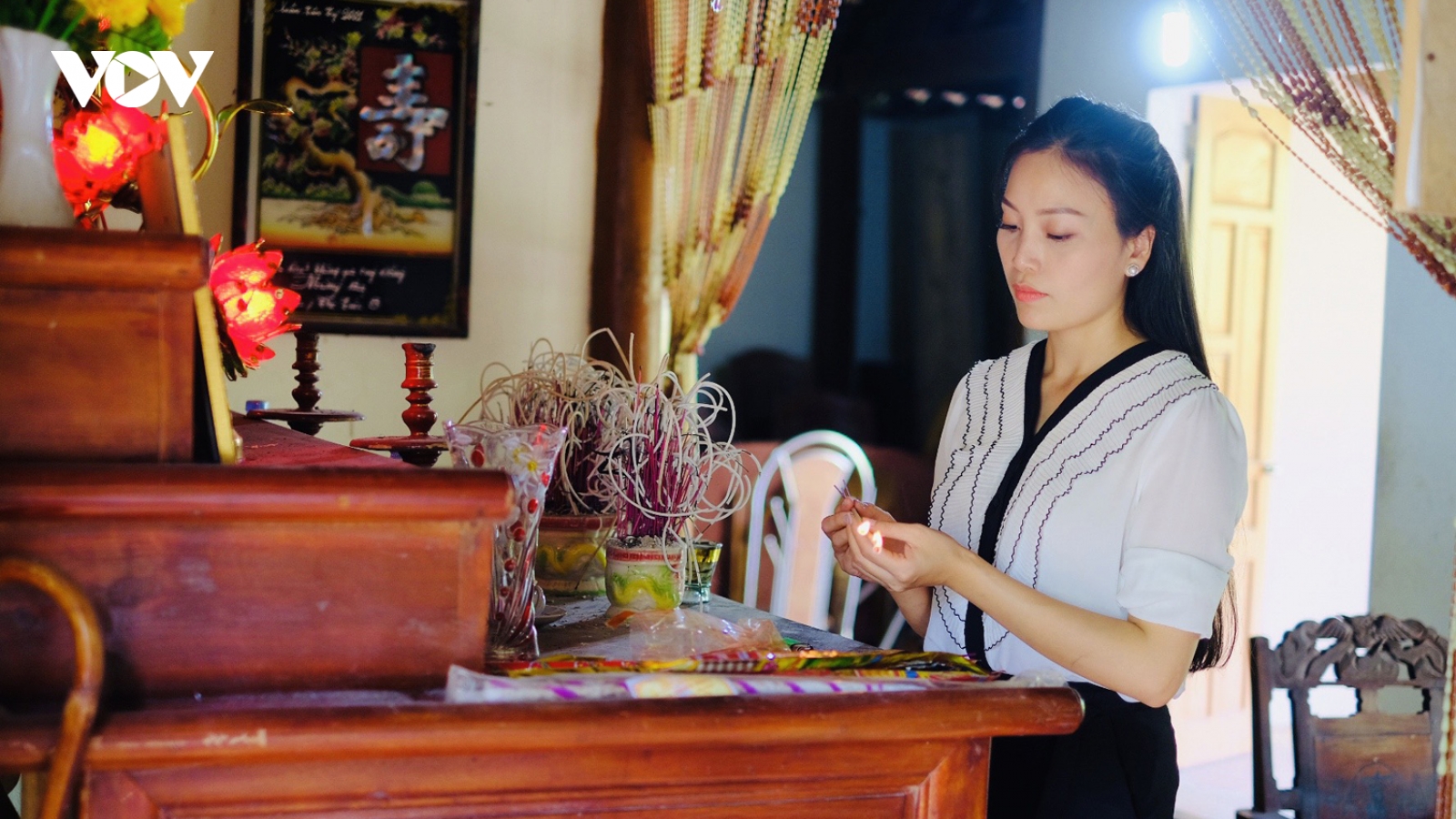 Sao Mai Huyền Trang về nghĩa trang Đồng Lộc sau khi ra MV