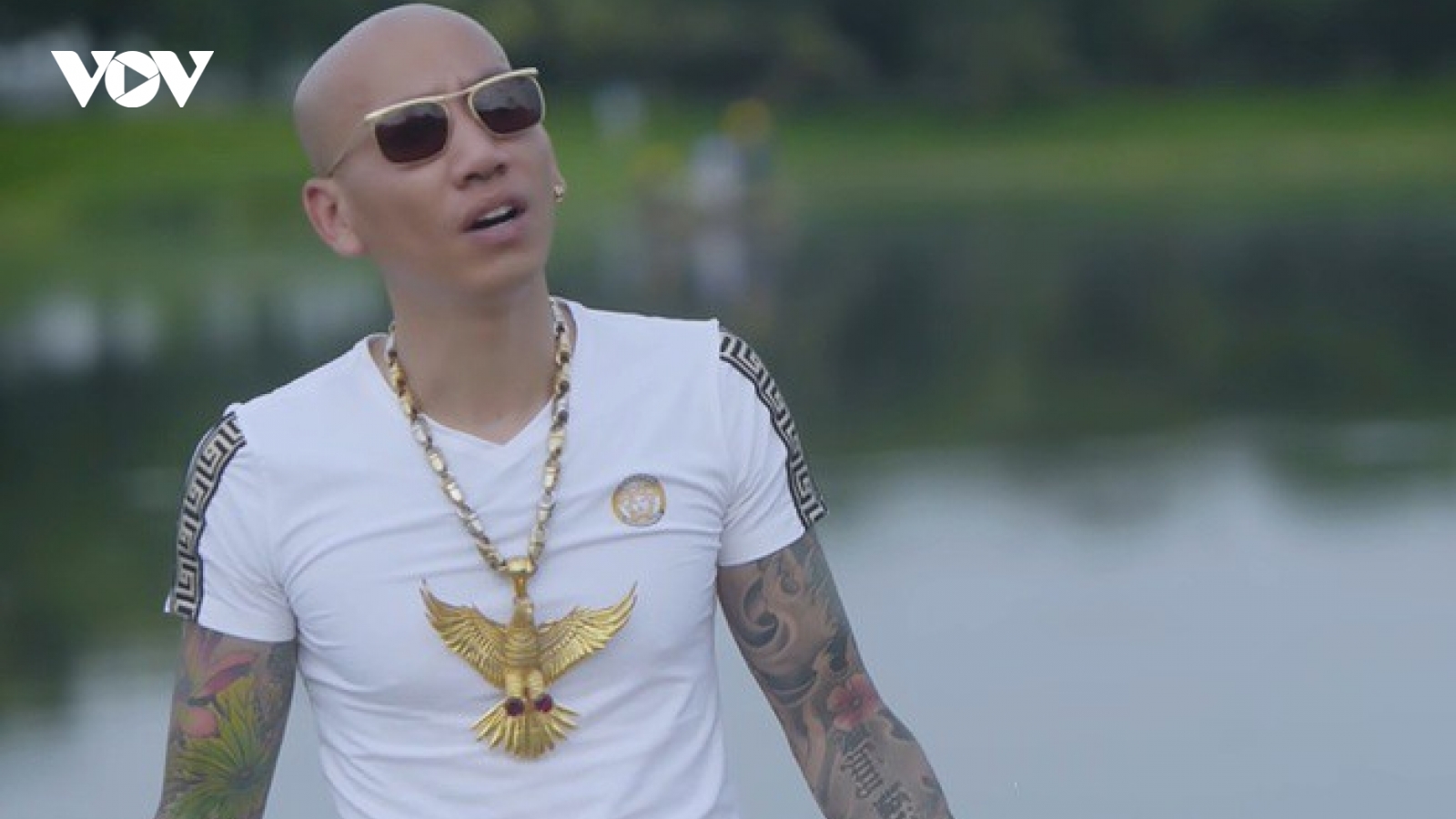 'Giang hồ mạng' Phú Lê thường xuyên rao giảng đạo lý trên YouTube