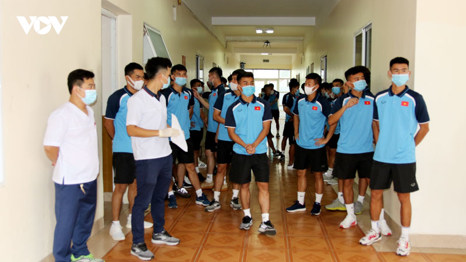 HLV Park Hang Seo cùng U22 Việt Nam nghiêm túc xét nghiệm Covid-19