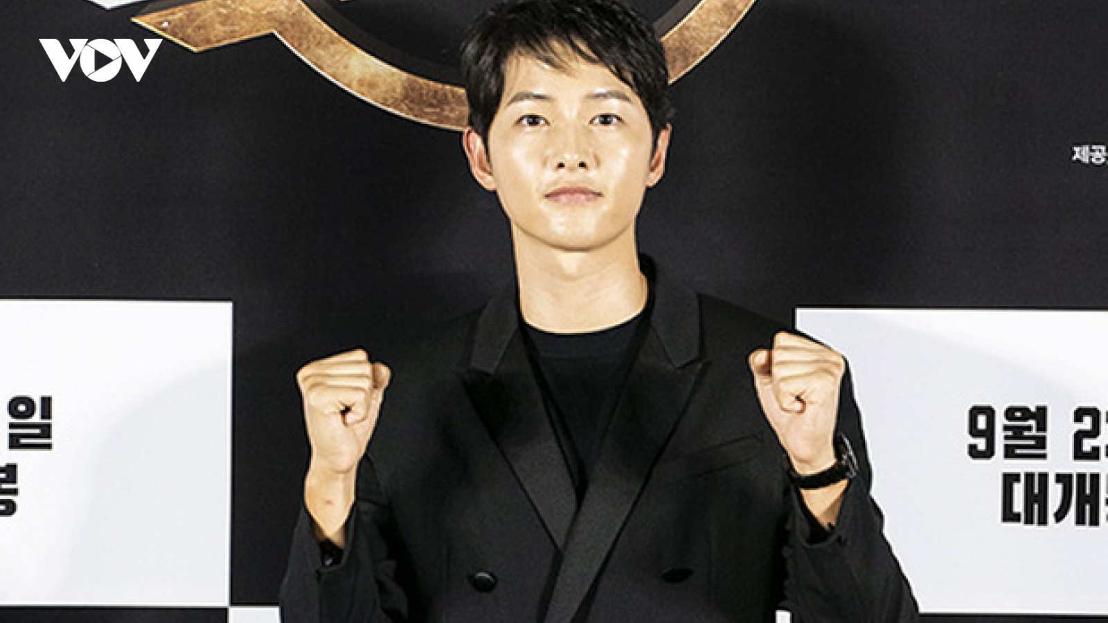 Song Joong Ki lộ diện điển trai, tràn đầy sức sống sau ly hôn