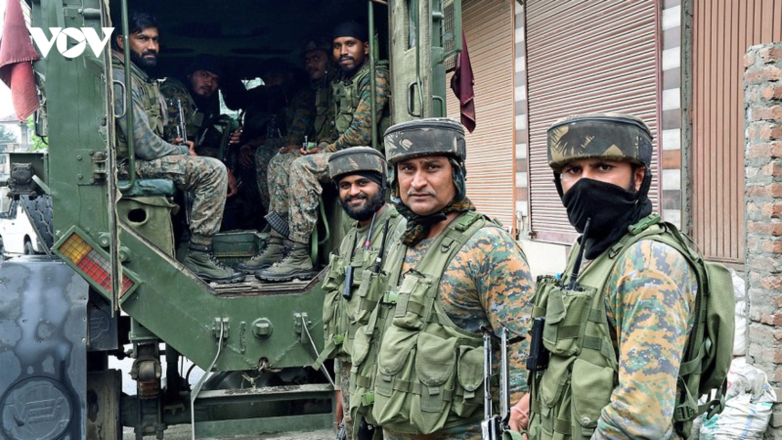 Ấn Độ rút hơn 10.000 cảnh sát vũ trang khỏi Jammu và Kashmir