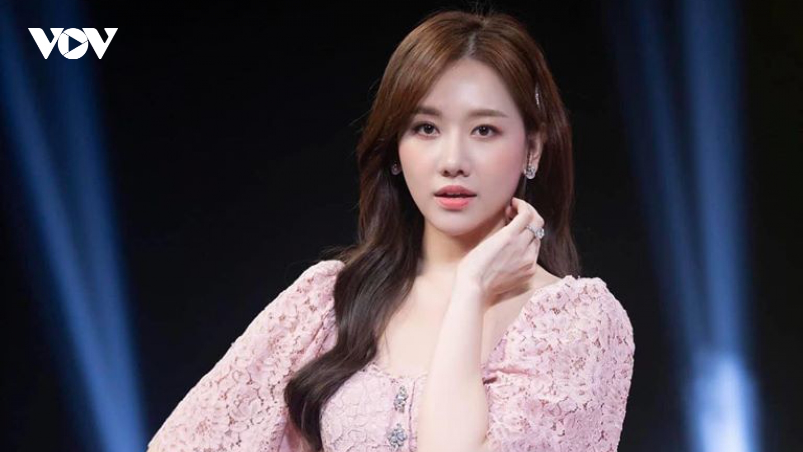 Chuyện showbiz: Hari Won khuyên phụ nữ phải tự kiếm tiền