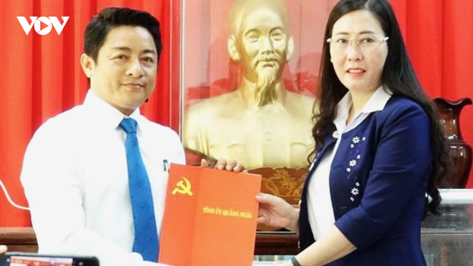 Điều động Chánh Văn phòng UBND tỉnh Quảng Ngãi làm Bí thư Huyện ủy