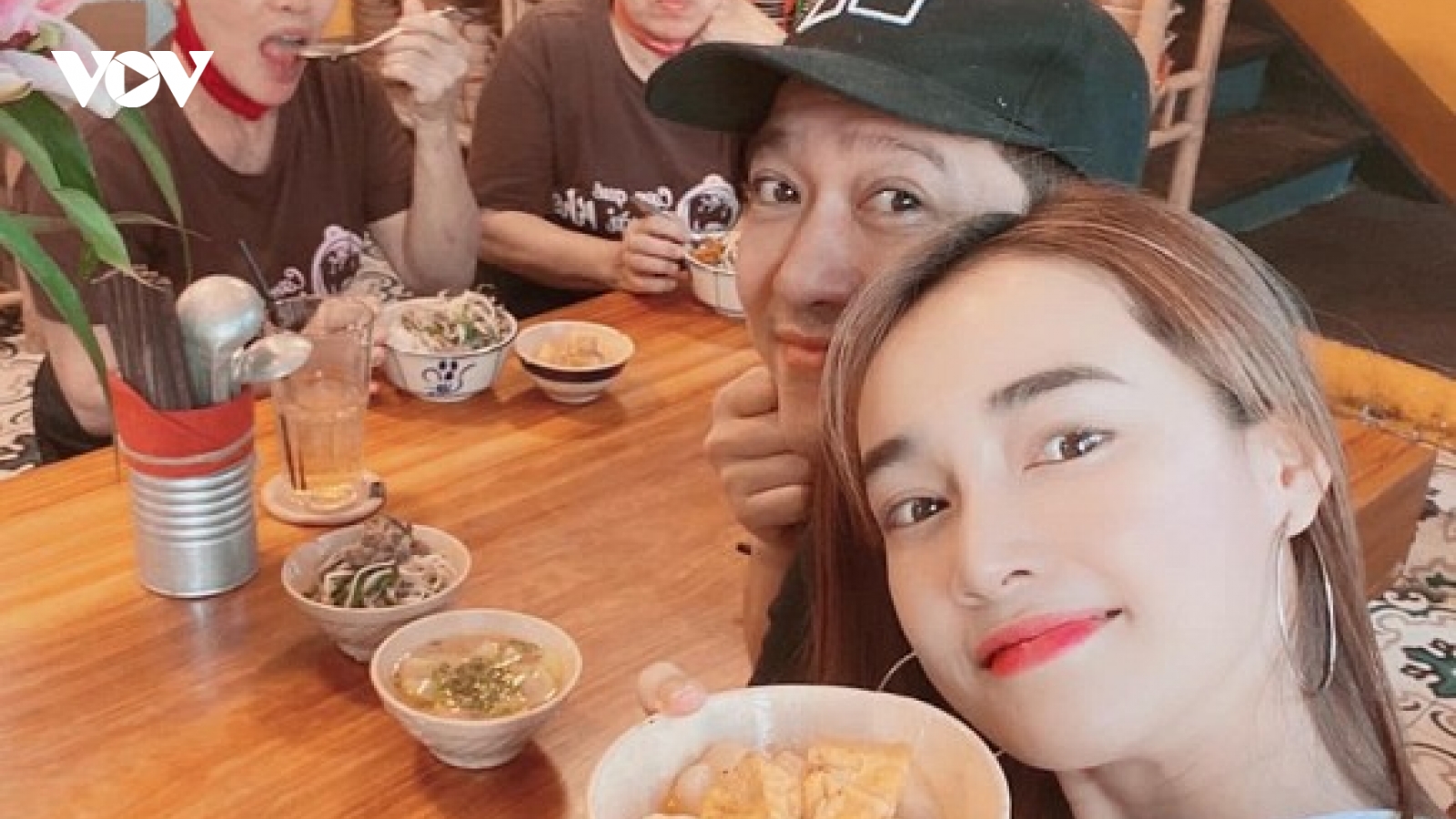 Chuyện showbiz: Nhã Phương thanh minh khi Trường Giang bị tố keo kiệt