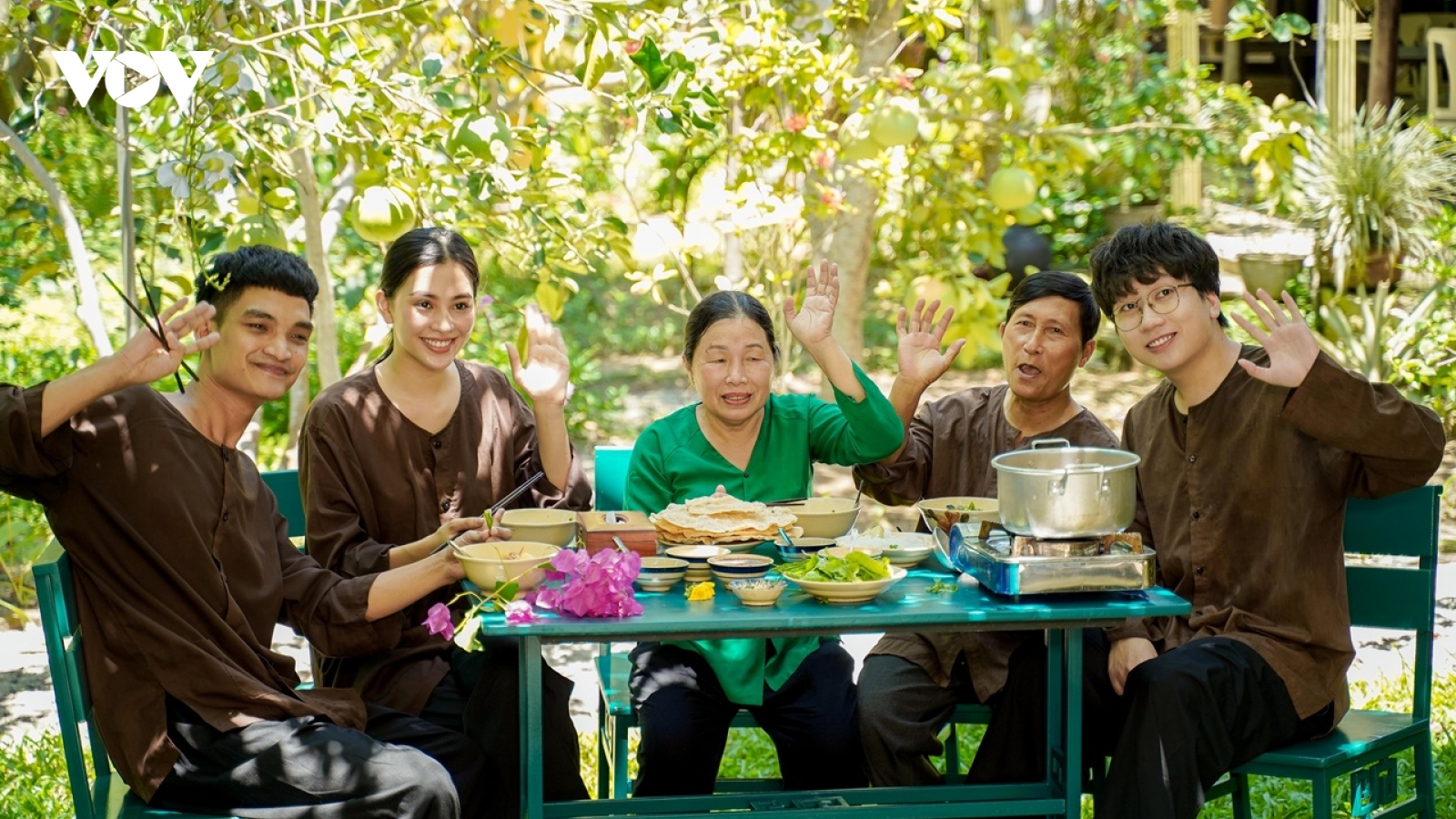 Tiểu Vy phản ứng bất ngờ khi Mạc Văn Khoa mơ ước được làm Hoa hậu