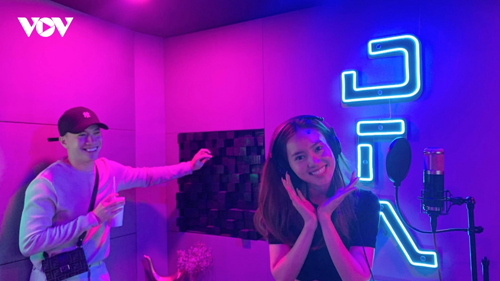 Hé lộ cát-xê của Ninh Dương Lan Ngọc khi đọc rap cho MV của S.T Sơn Thạch