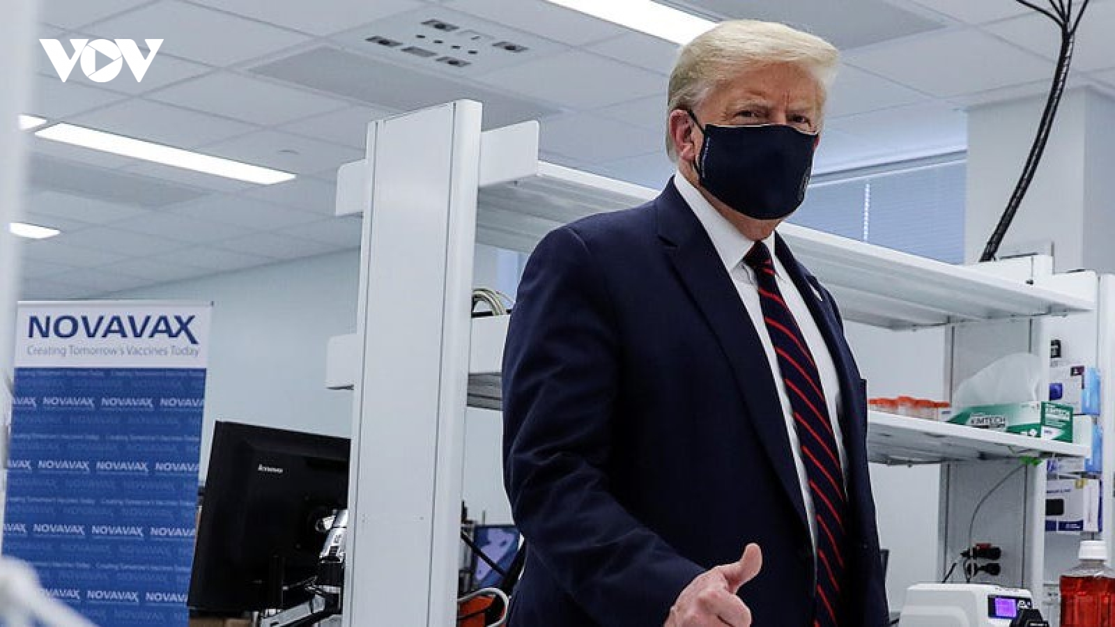 Vaccine Covid-19: Điều bất ngờ tháng 10 giúp ông Trump xoay chuyển tình thế?