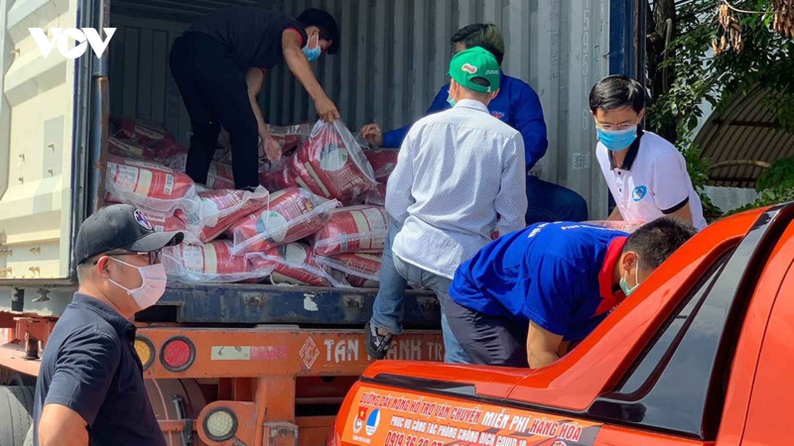 Đà Nẵng hỗ trợ gạo, nhu yếu phẩm cho người dân gặp khó khăn do Covid-19