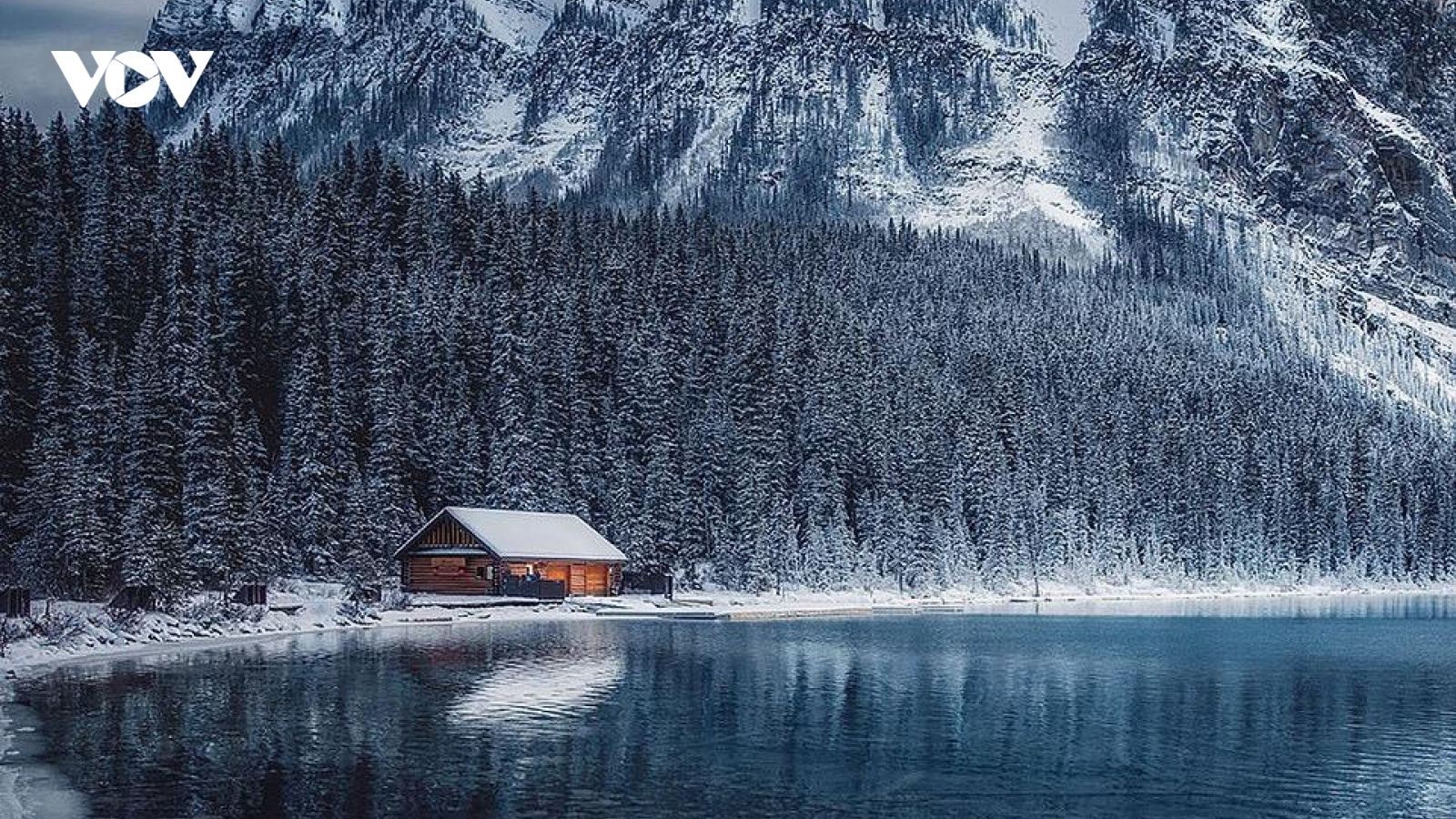 Vẻ đẹp huyền ảo của Công viên quốc gia Banff ở Canada
