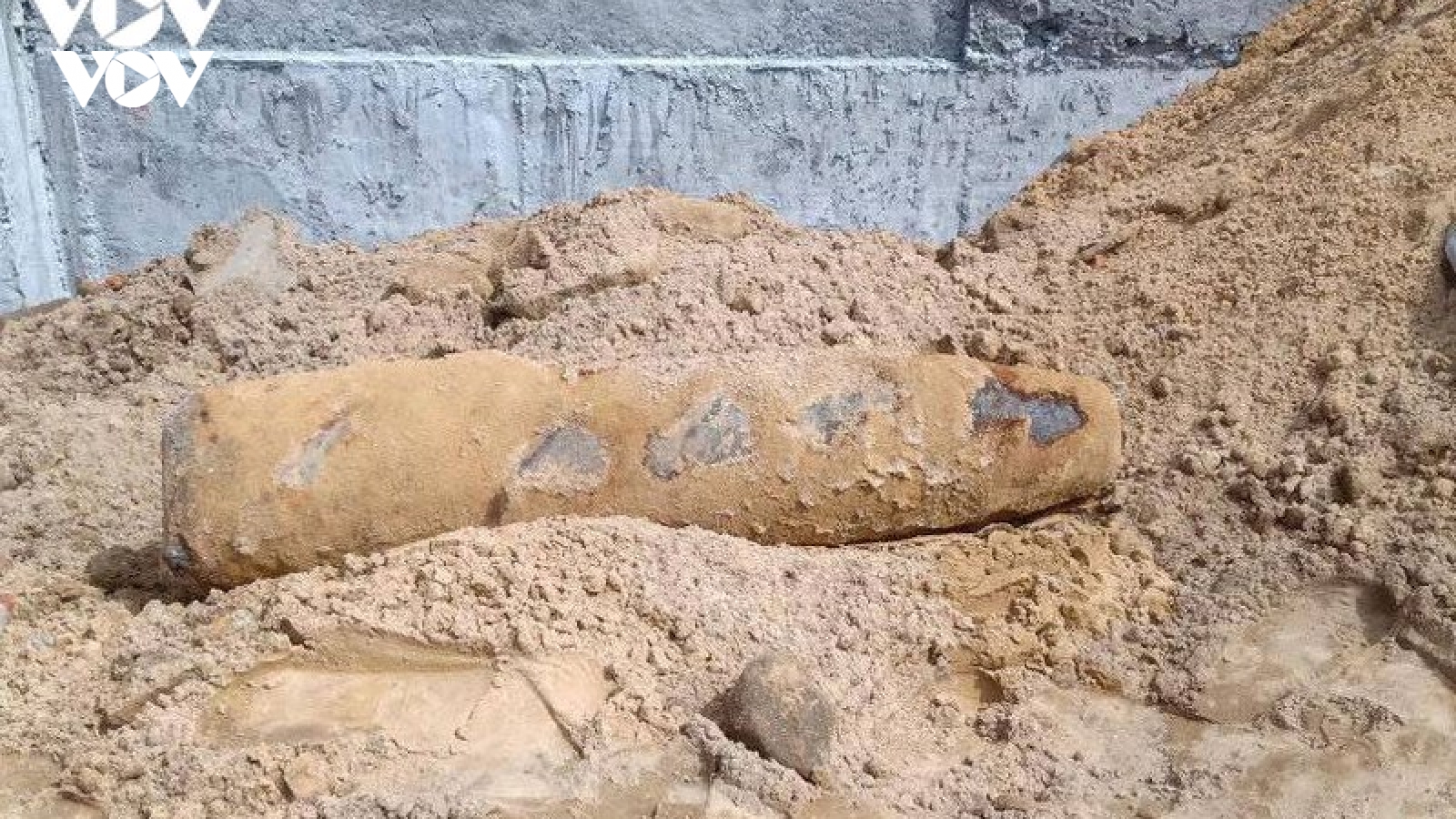 Người dân thị xã Điện Bàn phát hiện quả bom 250kg khi đào móng nhà
