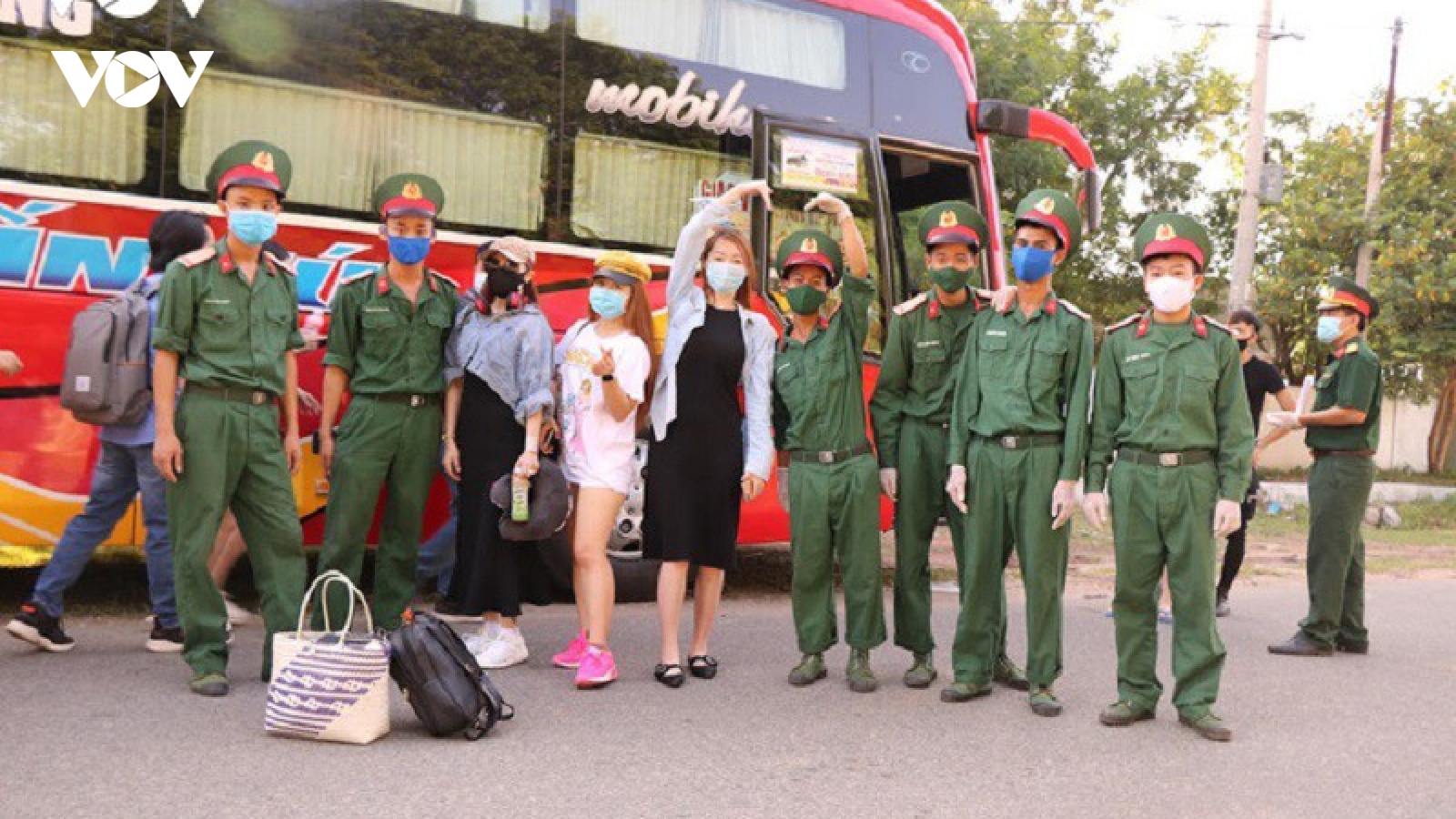 232 công dân trở về từ Malaysia hoàn thành cách ly y tế tập trung