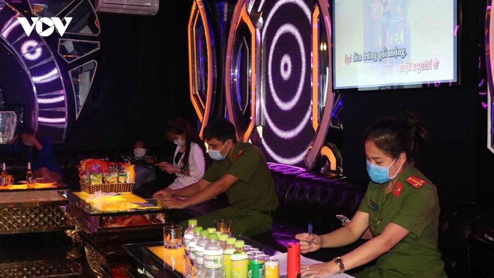 Hải Phòng phát hiện, xử lý quán karaoke bất chấp lệnh cấm