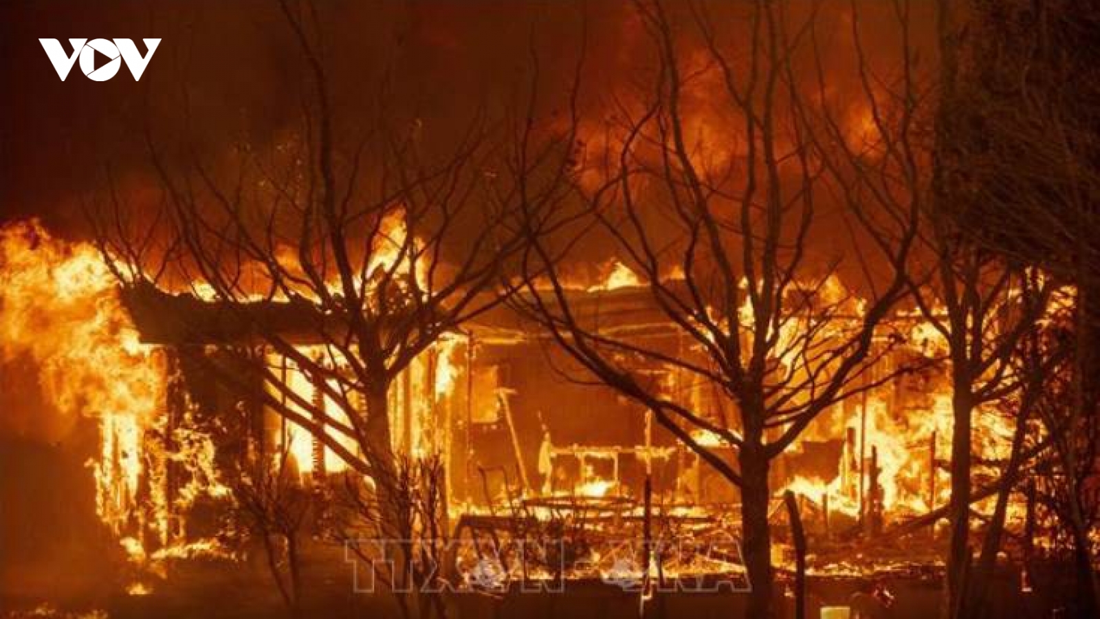 Cháy rừng tại bang California, Mỹ: 6 người chết, hàng nghìn ngôi nhà bị đe dọa