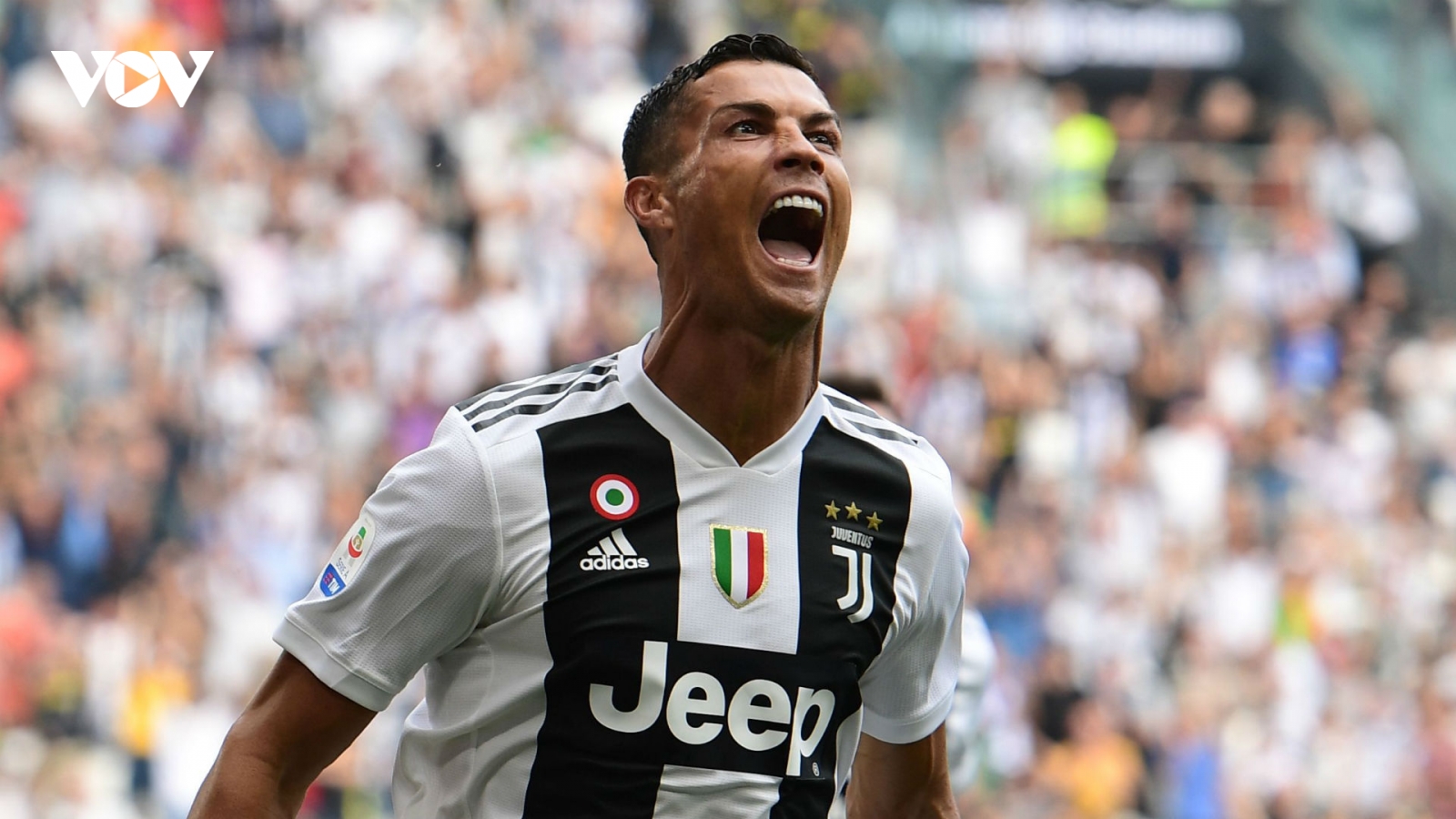 Chuyển nhượng 13/8: Ronaldo có thể làm đồng đội với Messi ở Barca