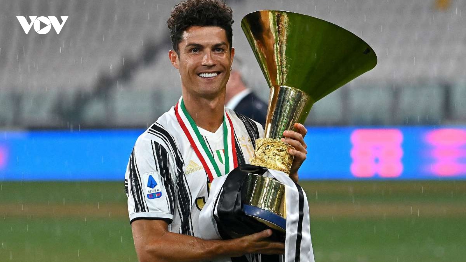 Serie A lùi ngày khởi tranh, Ronaldo có thêm 1 tuần “nghỉ hè”
