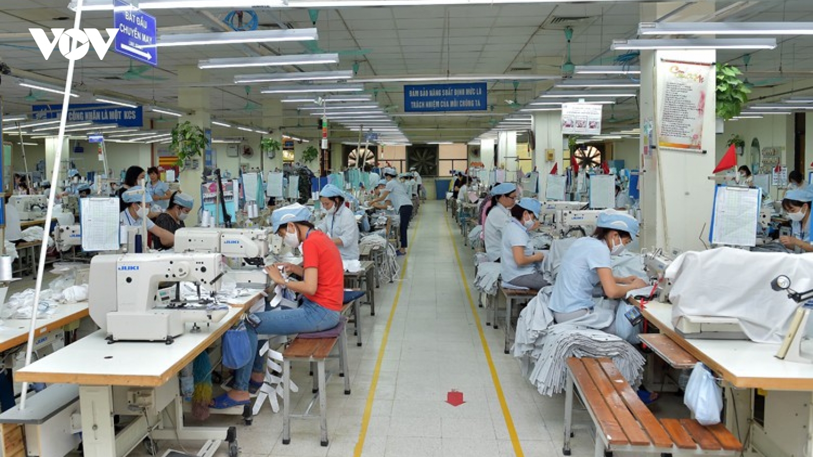 Thị trường nội địa không dễ “giải cứu” ngành Dệt may