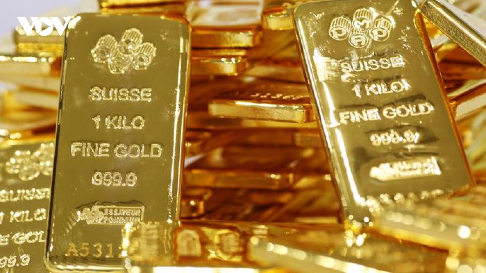 Giá vàng giao dịch quanh ngưỡng kháng cự mạnh 2.000 USD/oz