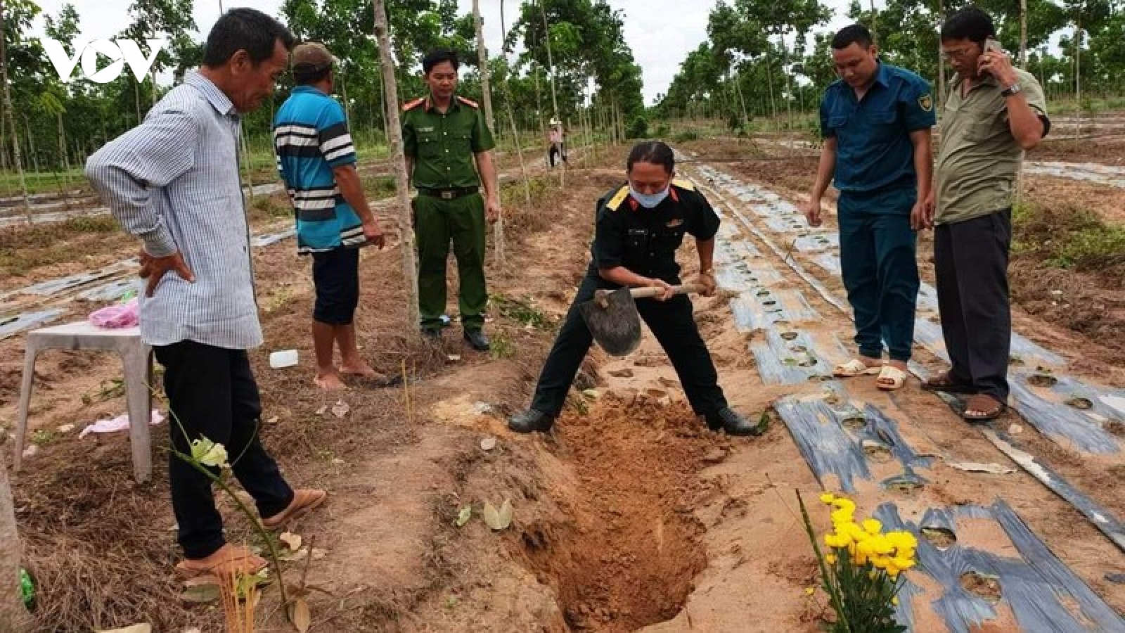 Phát hiện 2 hài cốt liệt sĩ với nhiều hình ảnh, di vật tại Bình Dương