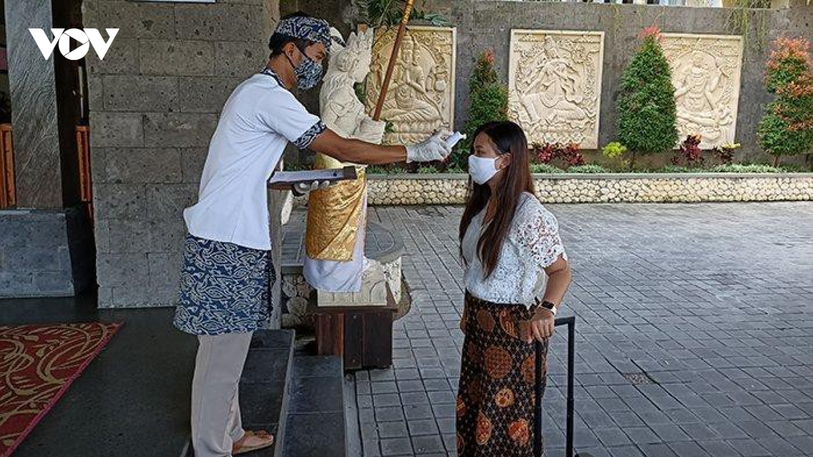 Indonesia không mở cửa cho khách nước ngoài tới khi có vaccine Covid-19