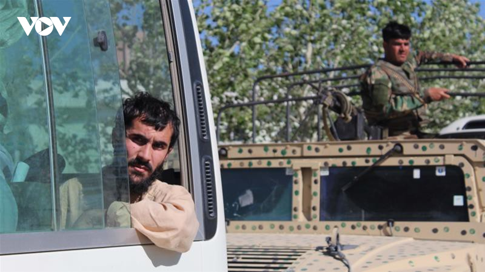 Các bên đối địch Afghanistan hướng tới các cuộc đàm phán hòa bình