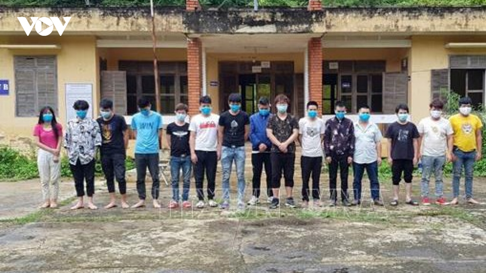 Bắt giữ, cách ly y tế 15 người nước ngoài nhập cảnh trái phép