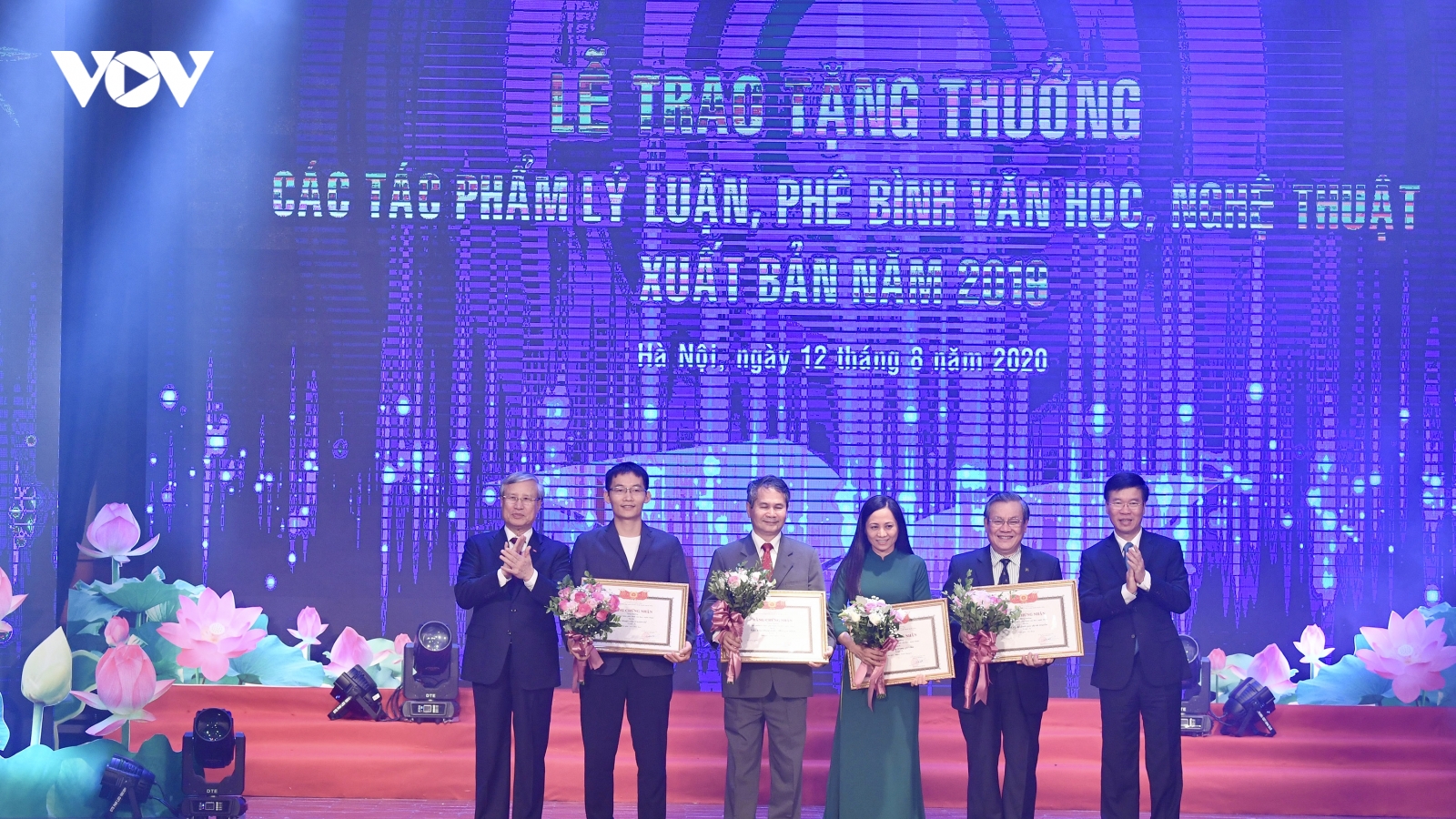 Trao tặng thưởng 15 tác phẩm lý luận, phê bình Văn học Nghệ thuật