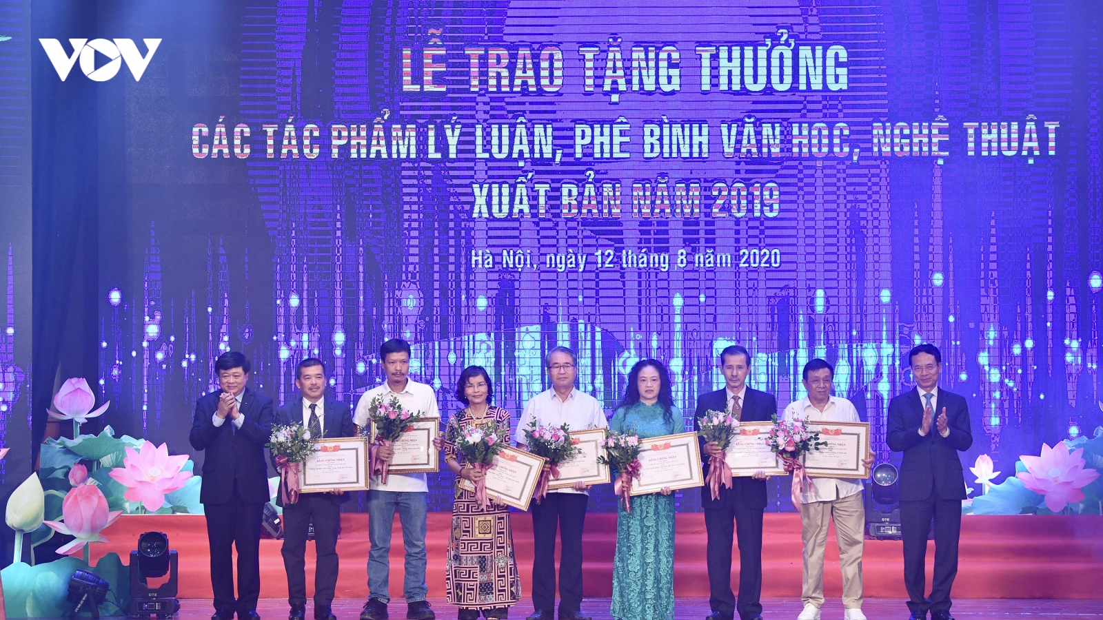 Toàn cảnh Lễ trao tặng thưởng các tác phẩm lý luận, phê bình VHNT 2019