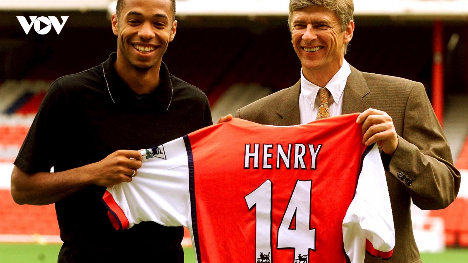 Ngày này năm xưa: Thương vụ thay đổi lịch sử Ngoại hạng Anh của Arsenal