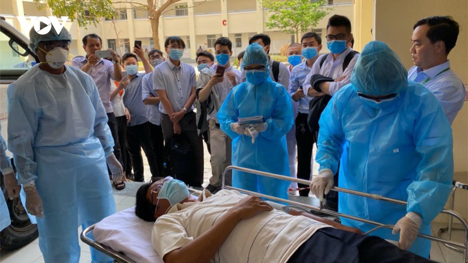 TPHCM ngăn nguy cơ nhiễm Covid-19 cho người bệnh mãn tính, người già