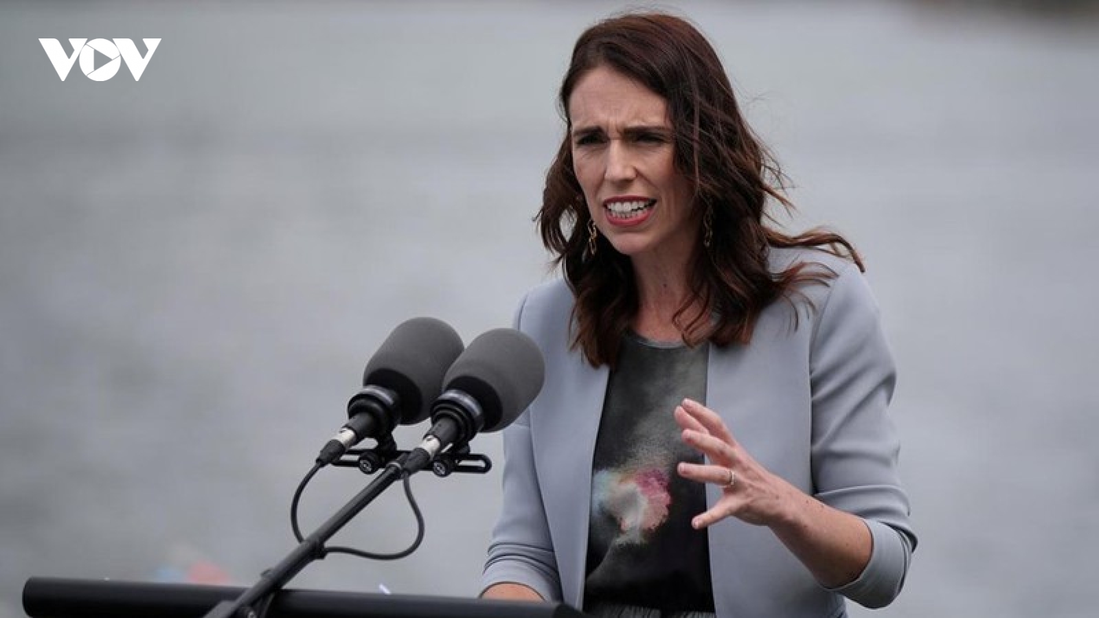 Thủ tướng New Zealand đáp trả ông Trump về chỉ trích để Covid-19 tái bùng phát