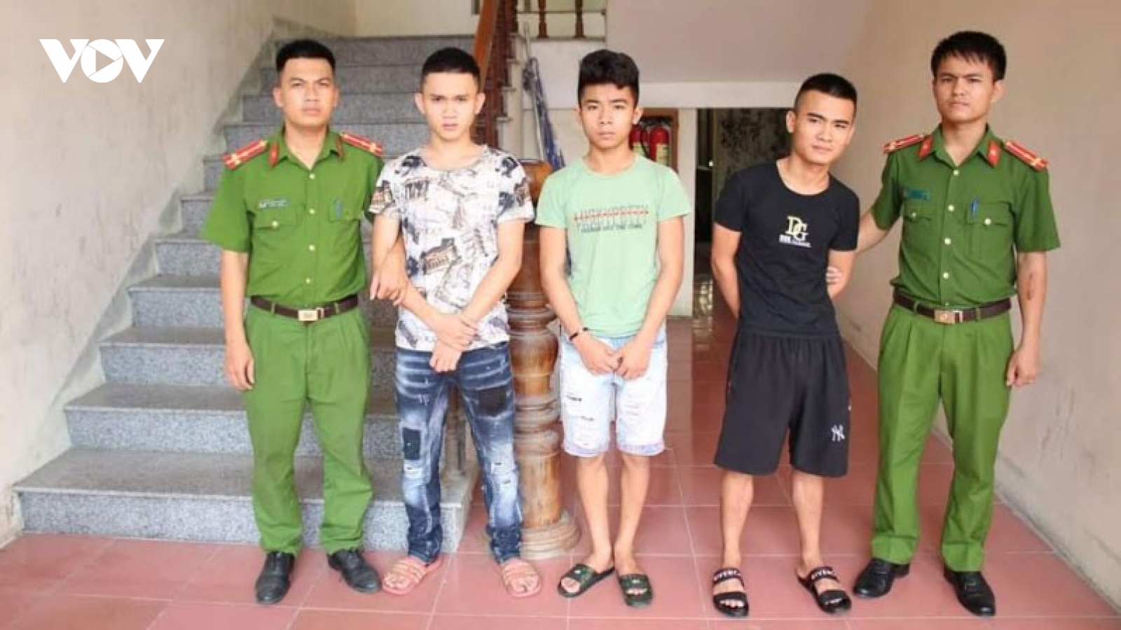Hỗn chiến trong đêm vì nhận nhầm bạn nhậu