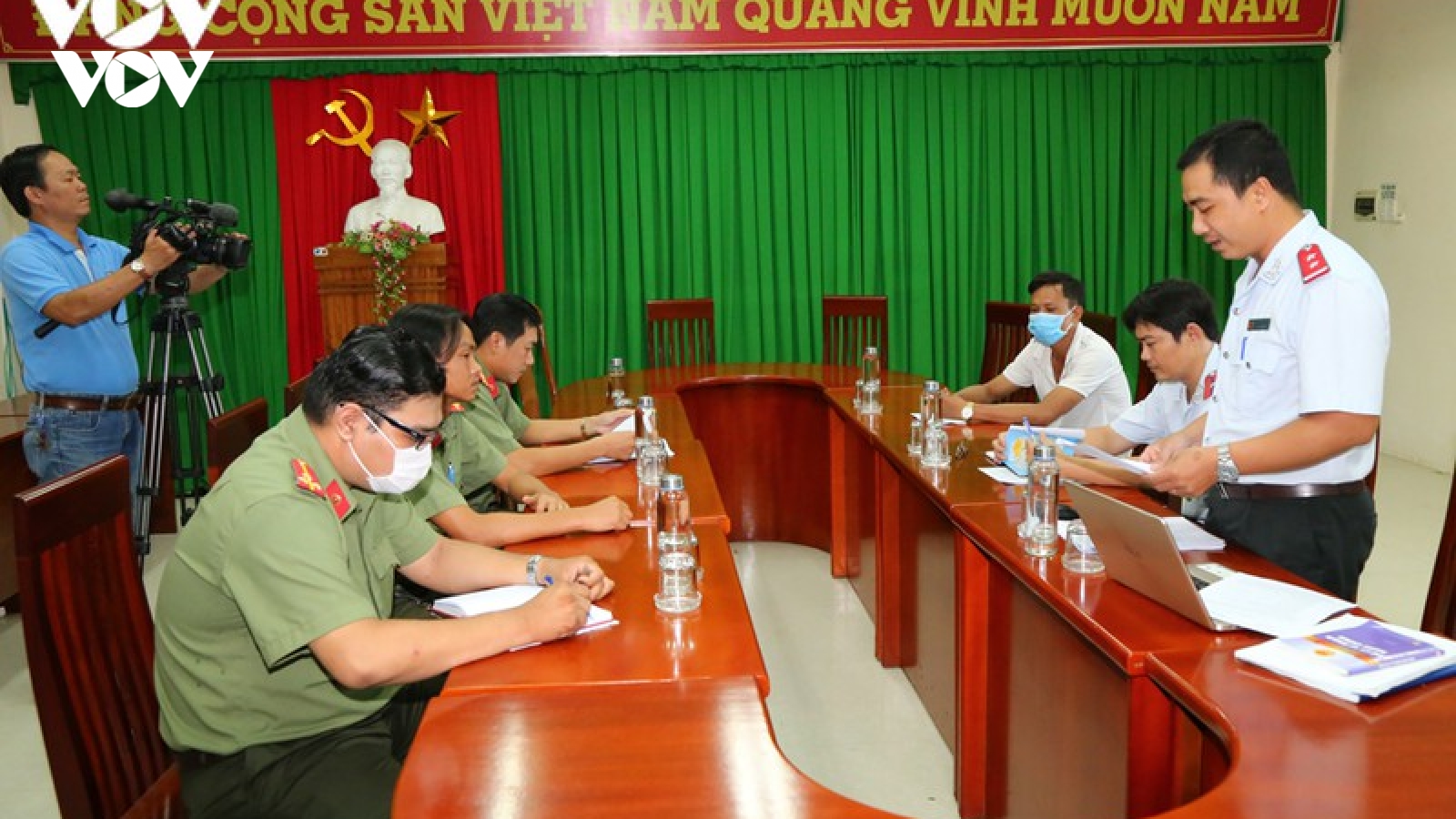 Triệu tập chủ tài khoản tung danh sách người đi du lịch Đà Nẵng