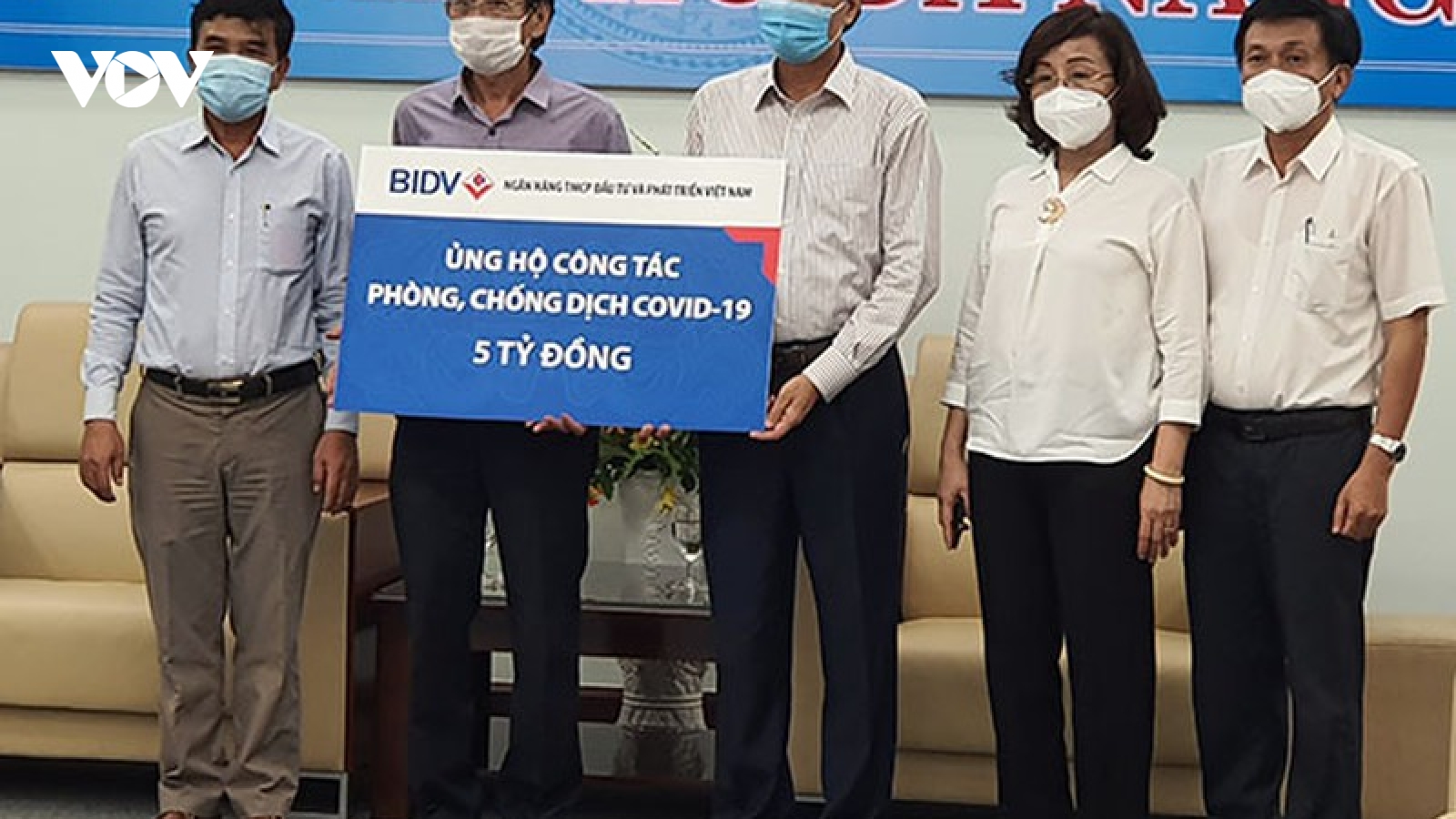 Các ngân hàng ủng hộ TP Đà Nẵng hơn 22 tỷ đồng chống dịch Covid-19