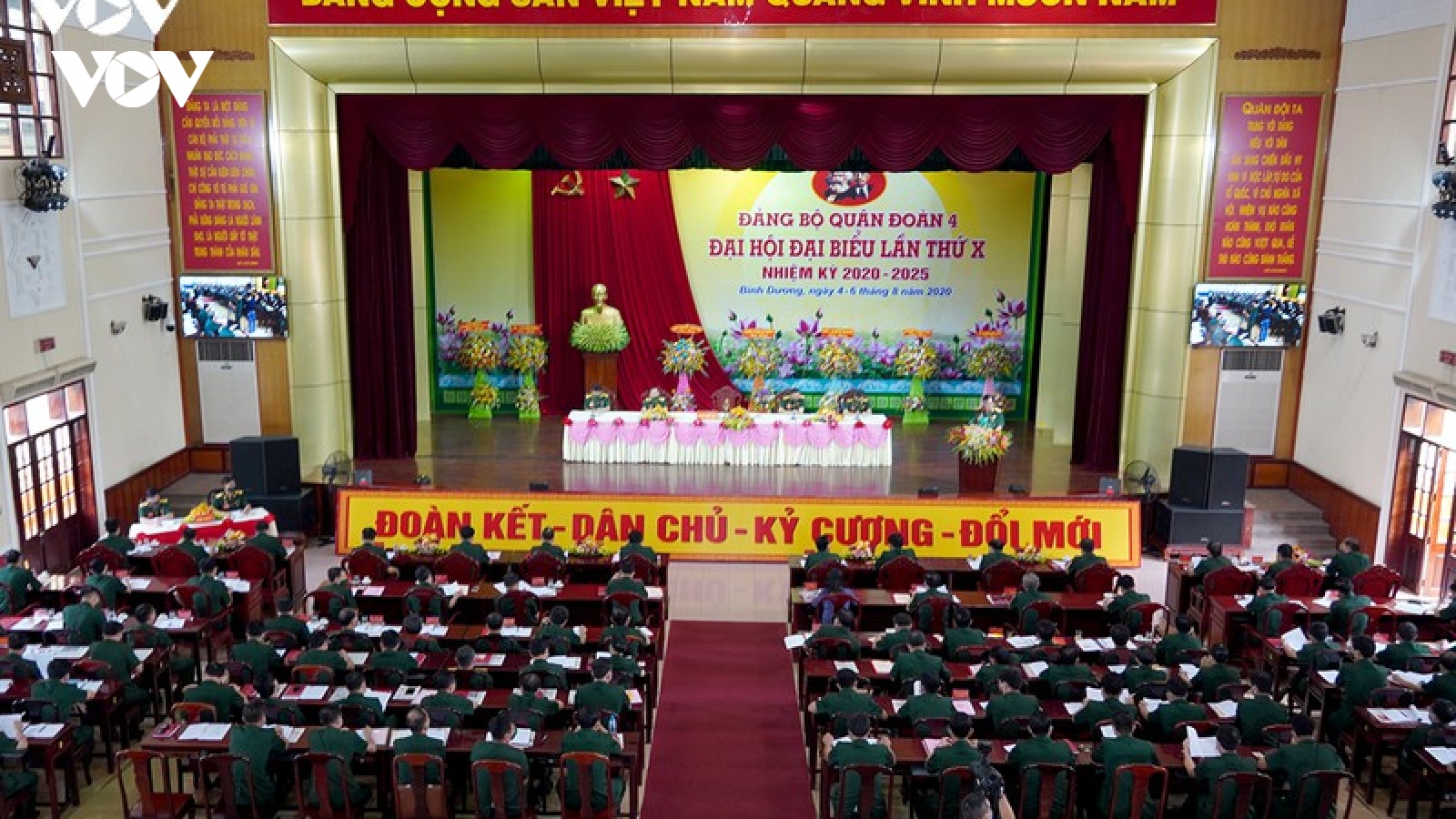 Thứ trưởng Bộ Quốc phòng dự Đại hội đại biểu Đảng bộ Quân đoàn 4