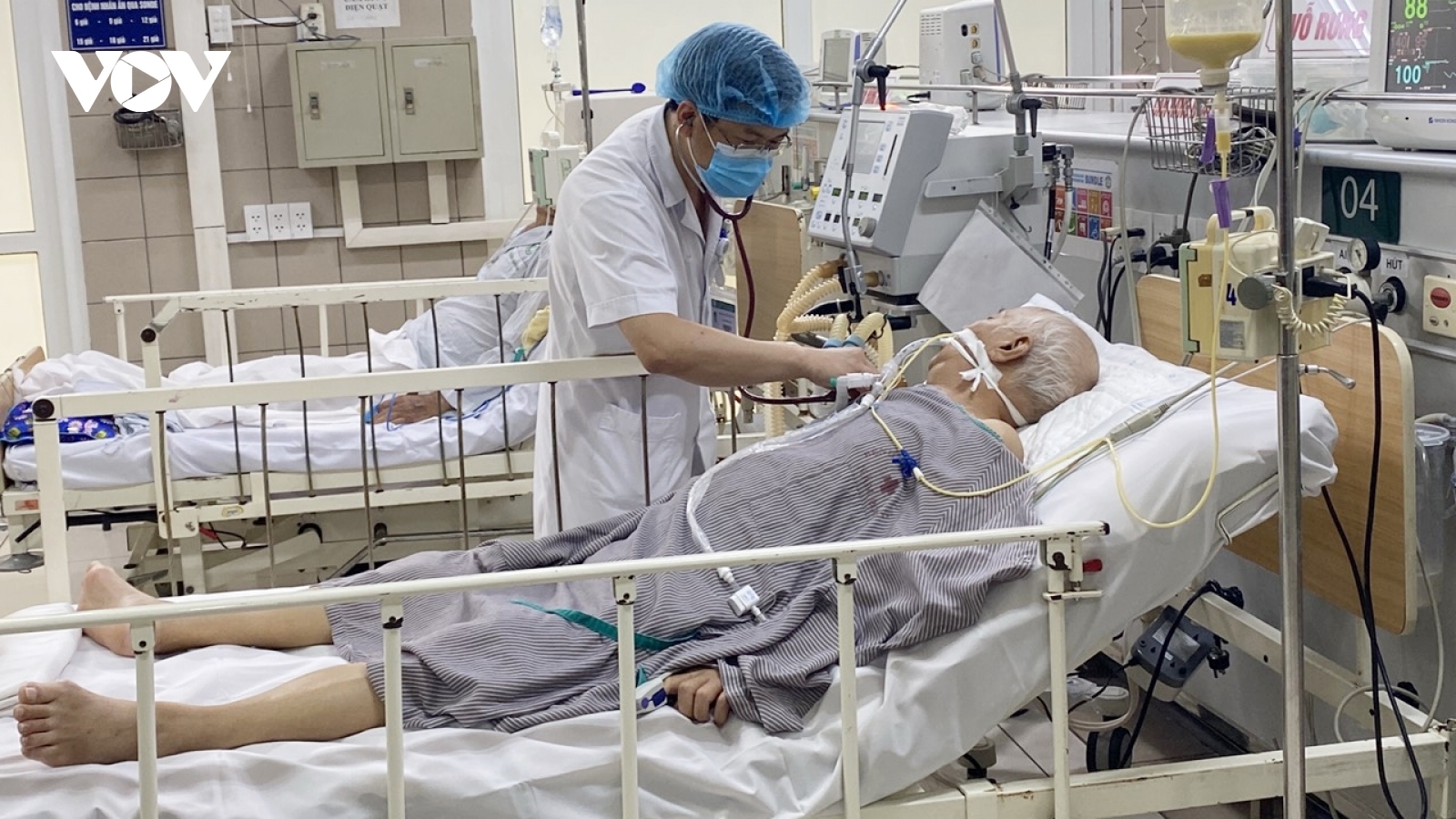Một ca ngộ độc Pate Minh Chay liệt hoàn toàn các cơ, phụ thuộc máy thở